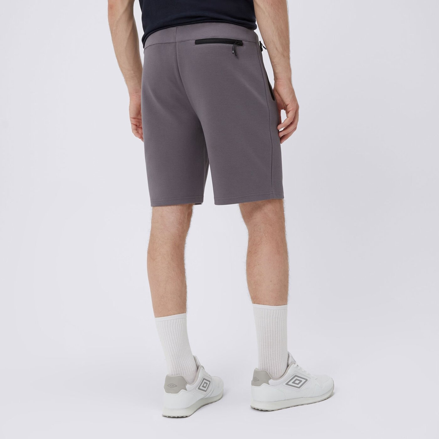 Spodenki męskie UMBRO SZORTY ESS TECH SHORTS ul125szm02001 kolor szary