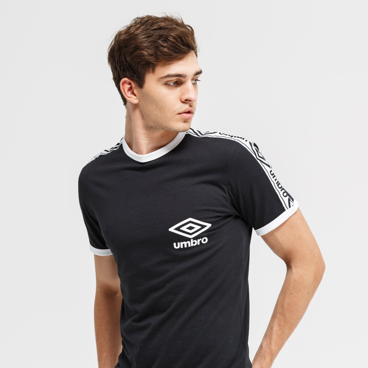 Koszulka męska UMBRO T-SHIRT SS TAPED RINGER 65515u-060 kolor czarny