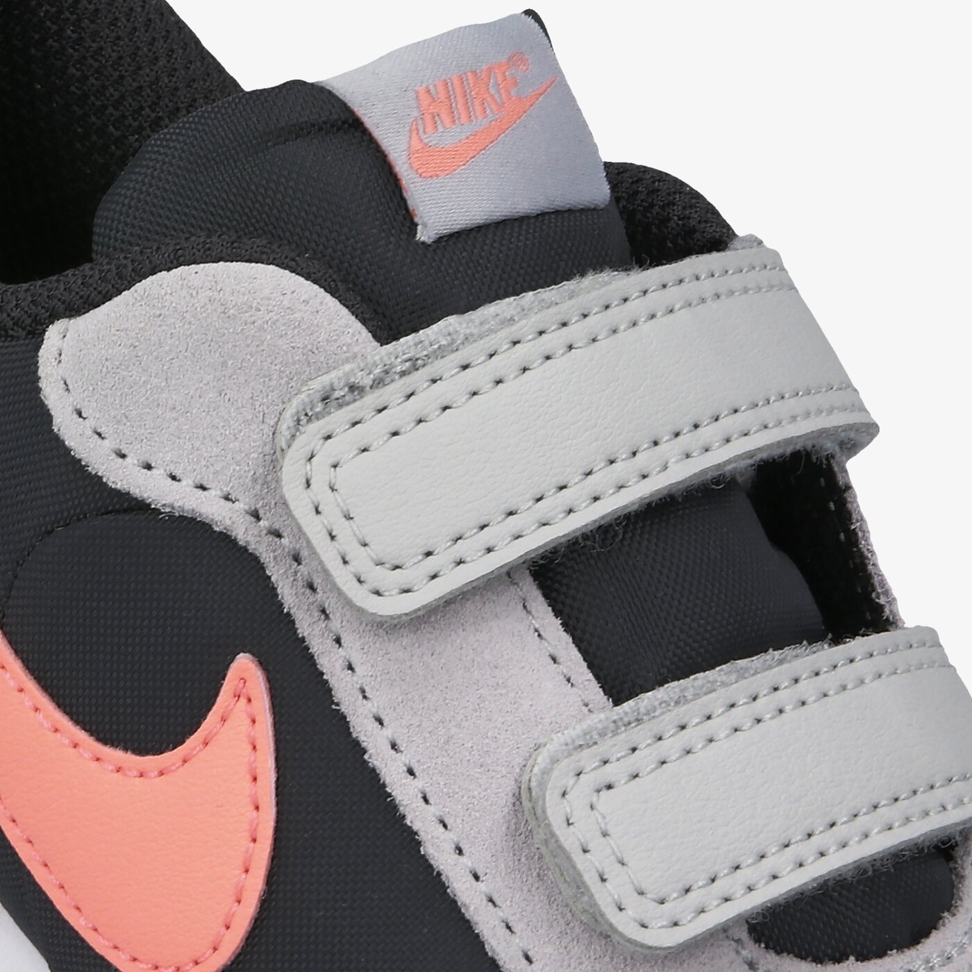 Buty dziecięce NIKE MD VALIANT cn8560-004 kolor czarny