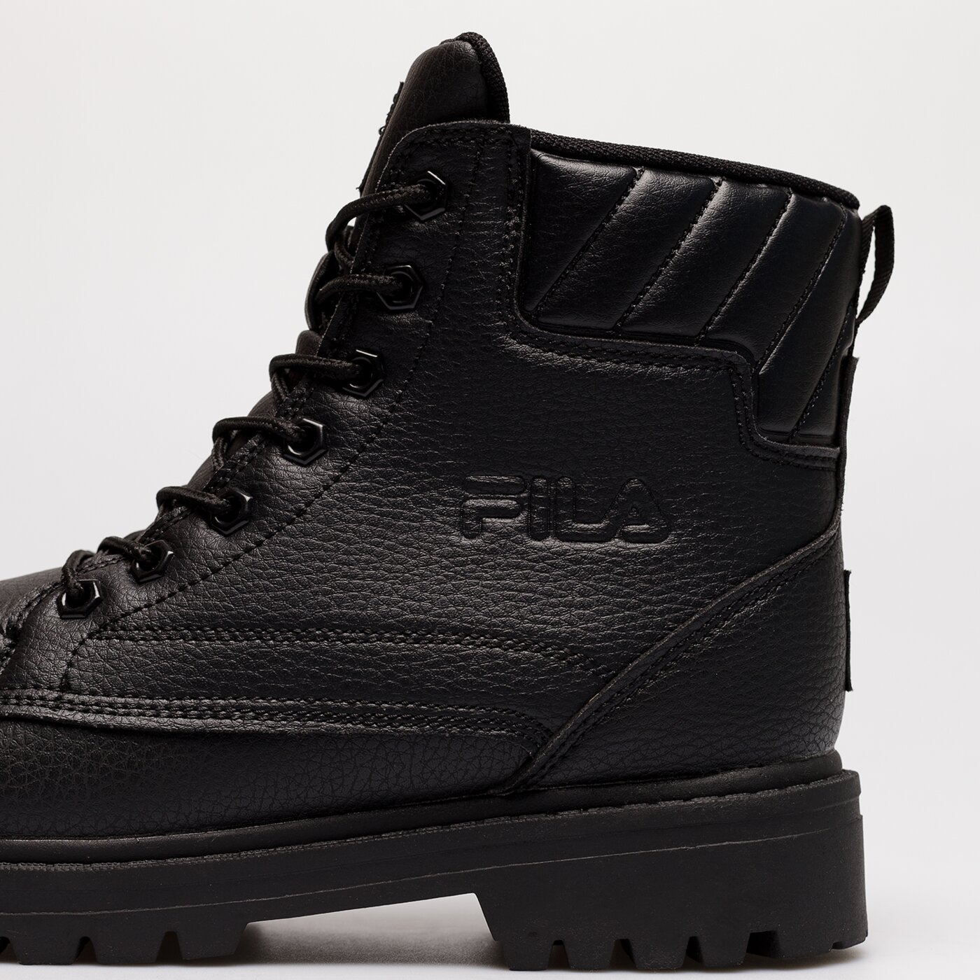 Trapery męskie FILA WEEHAUKEN 1hm01833001 kolor czarny