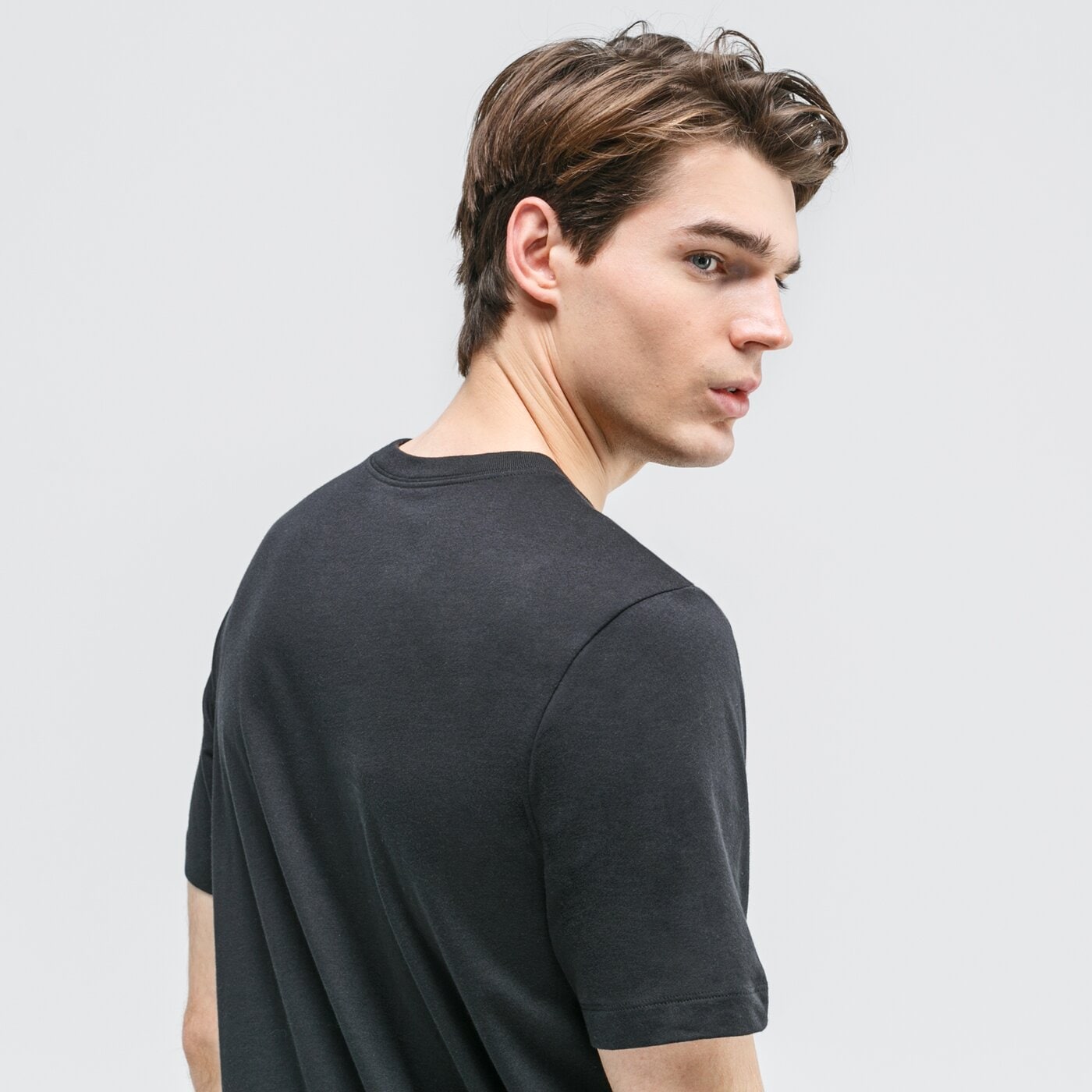 Koszulka męska NIKE T-SHIRT NSW SS FUTURA SHOEBOX cw0432-010 kolor czarny