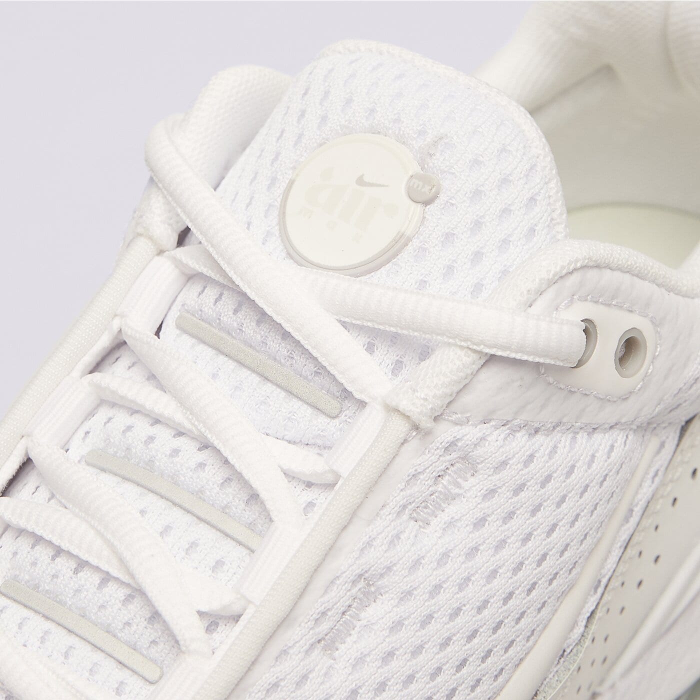 Buty sportowe damskie NIKE AIR MAX PULSE fd6409-101 kolor biały