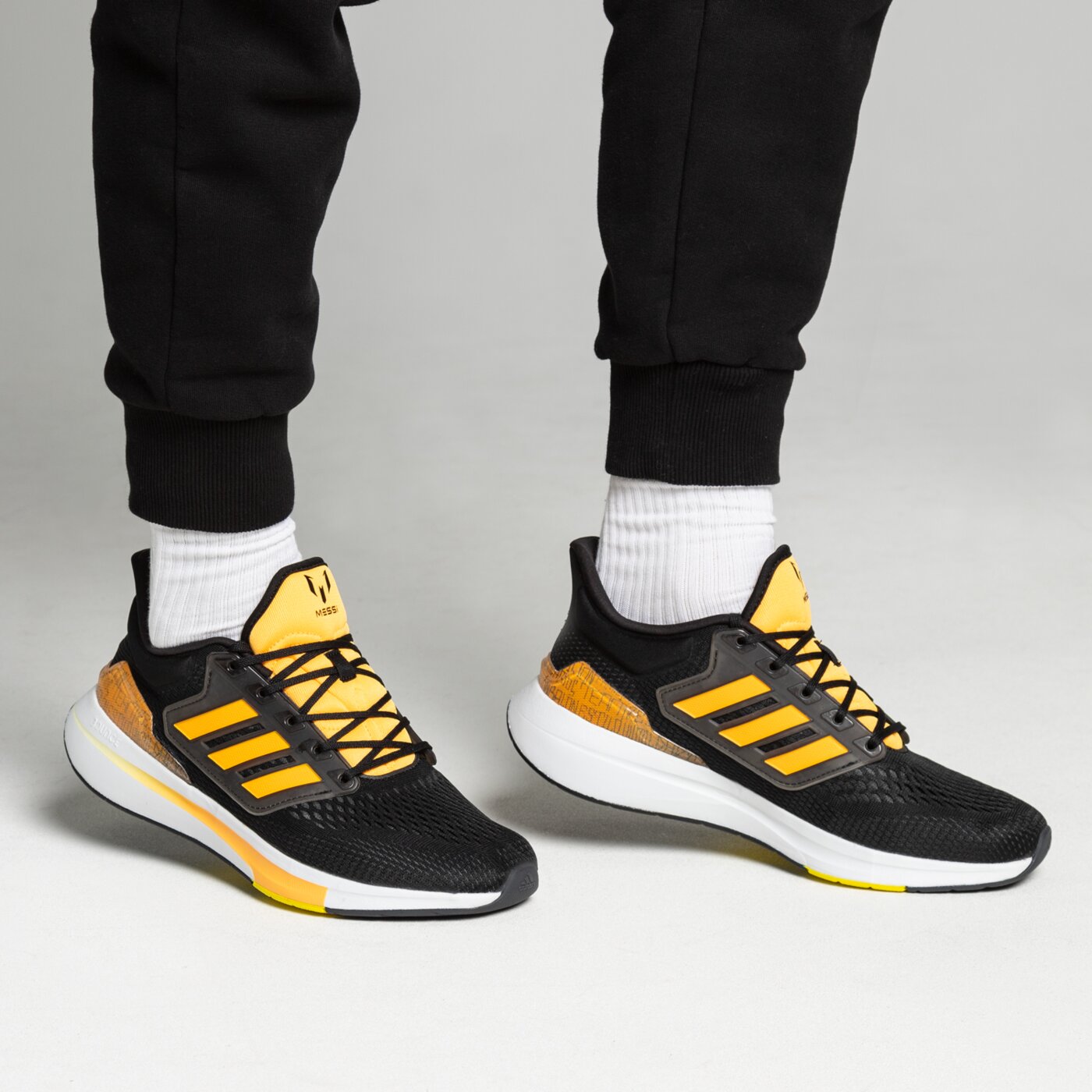 Buty do biegania męskie ADIDAS EQ21 RUN gz4082 kolor czarny