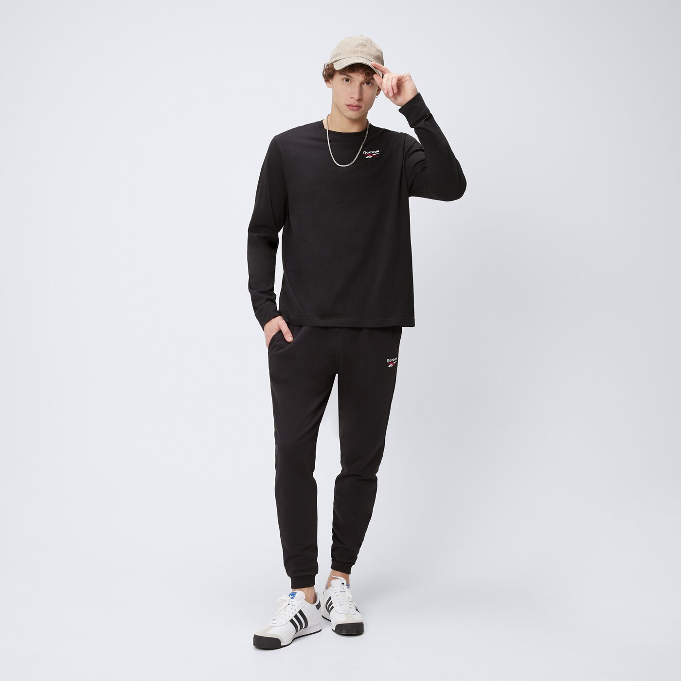 Spodnie dresowe męskie REEBOK SPODNIE IDENTITY SMALL LOGO FT JOGGER 100221800 kolor czarny