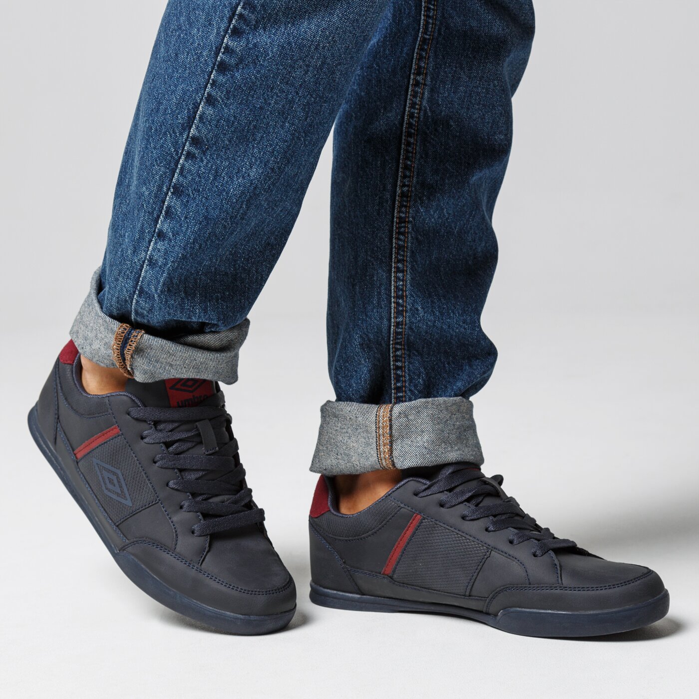 Buty sportowe męskie UMBRO GLAND umml219001 kolor granatowy