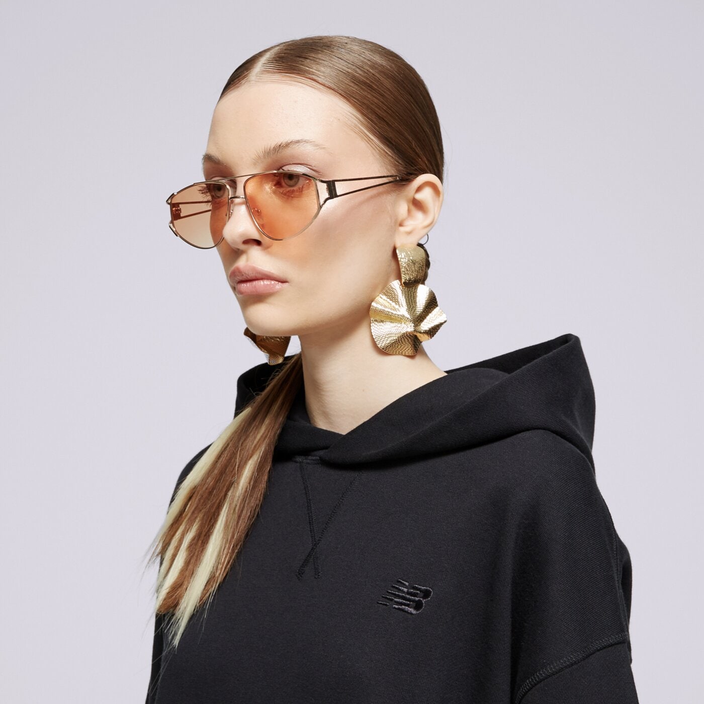 Bluza damska NEW BALANCE BLUZA Z KAPTUREM ATHLETICS FT wt41537bk kolor czarny