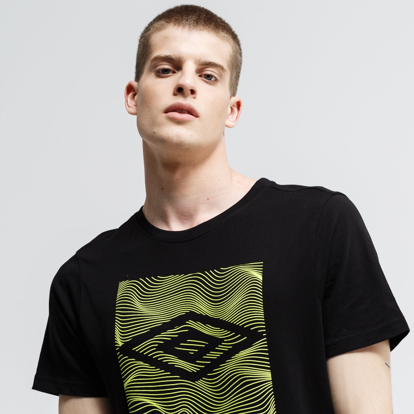 Koszulka męska UMBRO T-SHIRT DUNCAN ul39tsm02001 kolor czarny