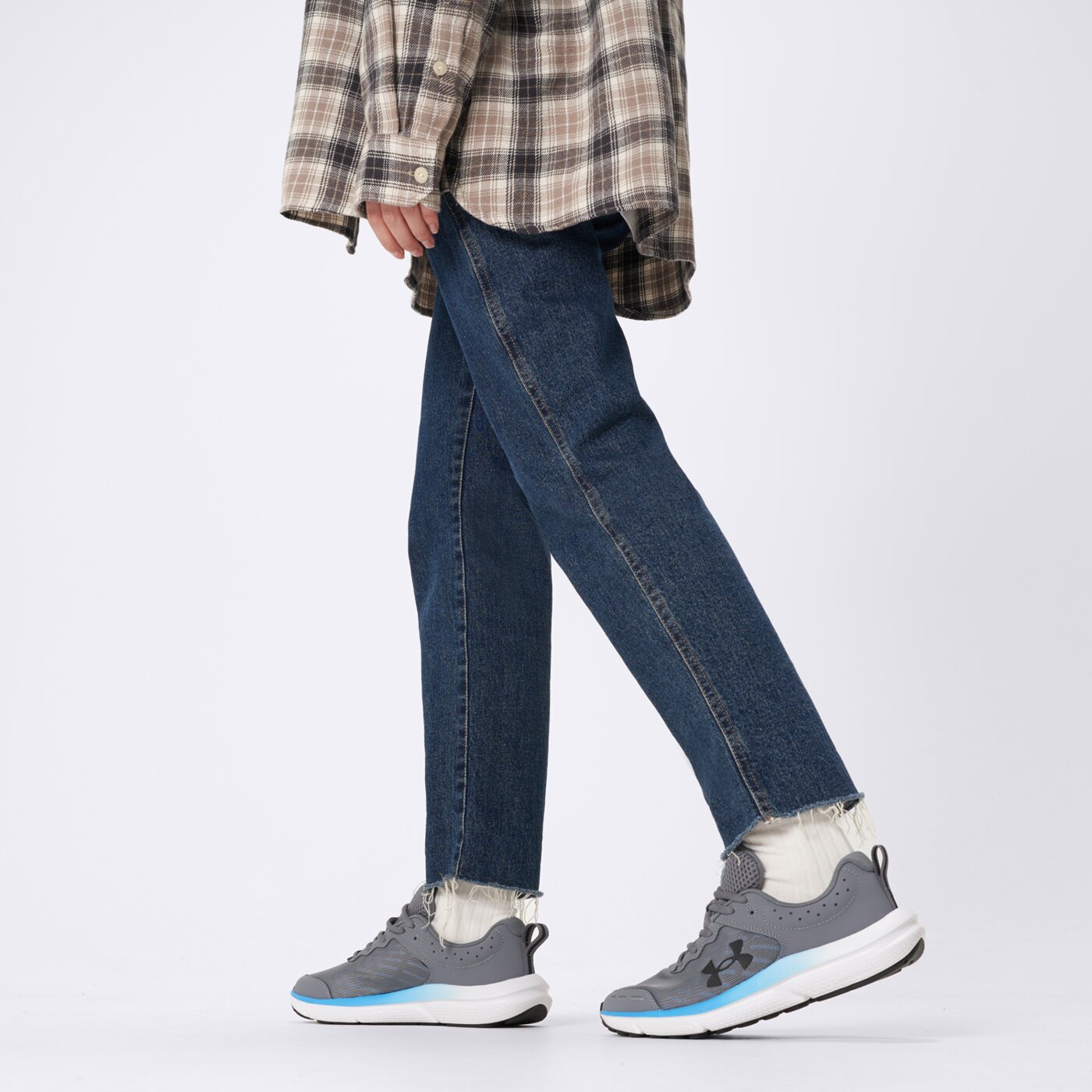 Buty do biegania dla dzieci UNDER ARMOUR BGS ASSERT 10 3026182024 kolor szary