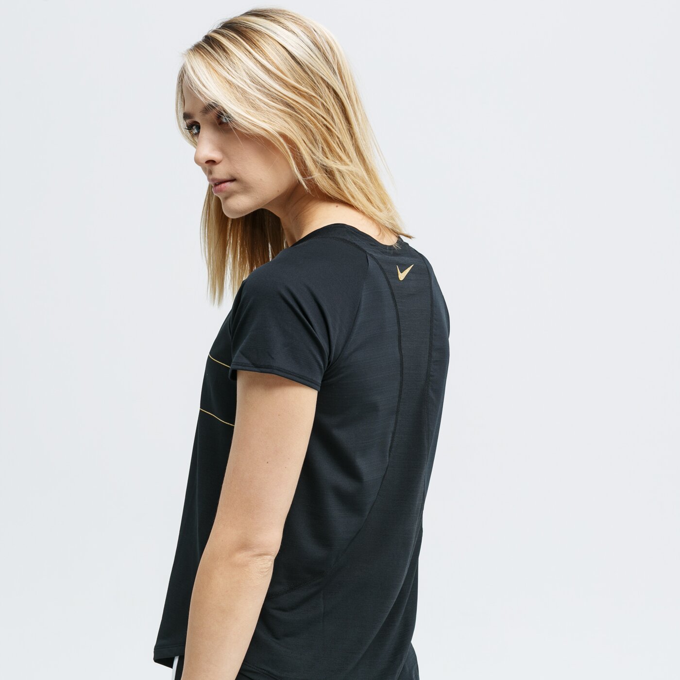 Koszulka damska NIKE T-SHIRT SS W NK SS 10K GLAM cj7095-010 kolor czarny