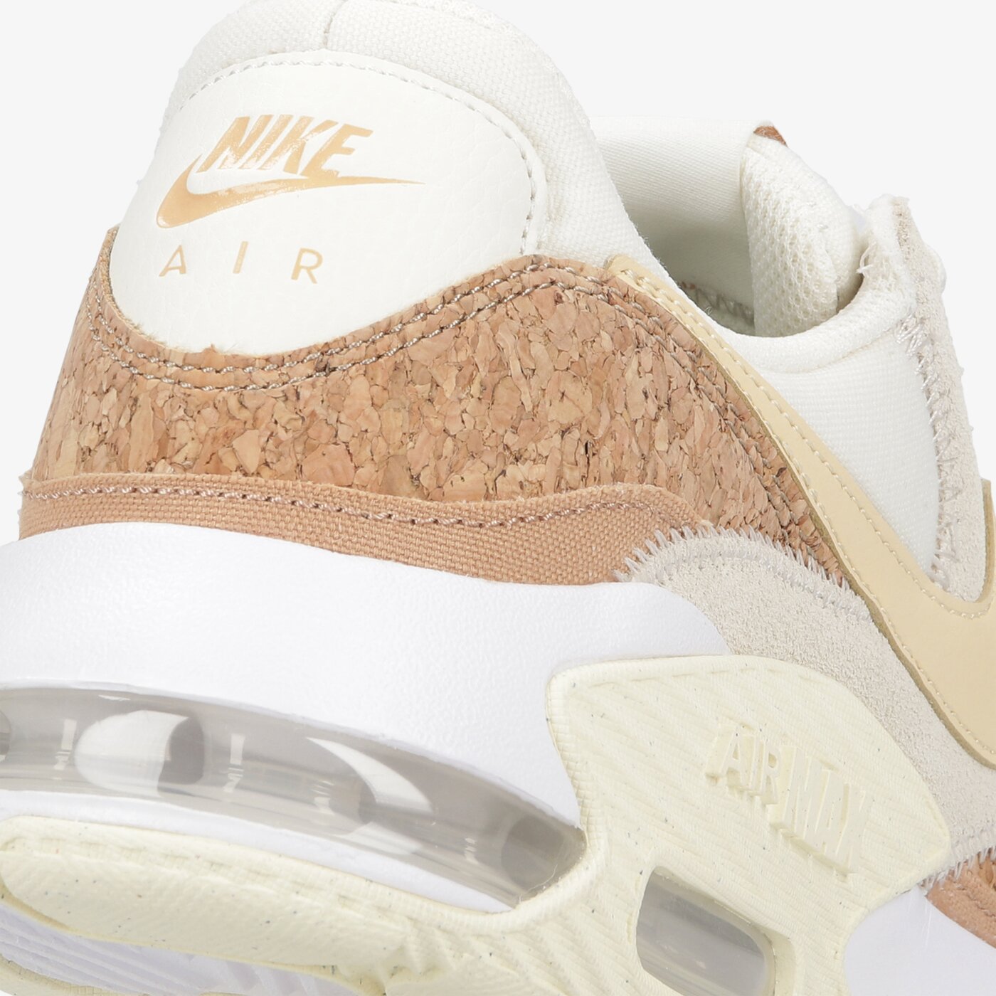 Buty sportowe damskie NIKE WMNS AIR MAX EXCEE dj1975-100 kolor beżowy
