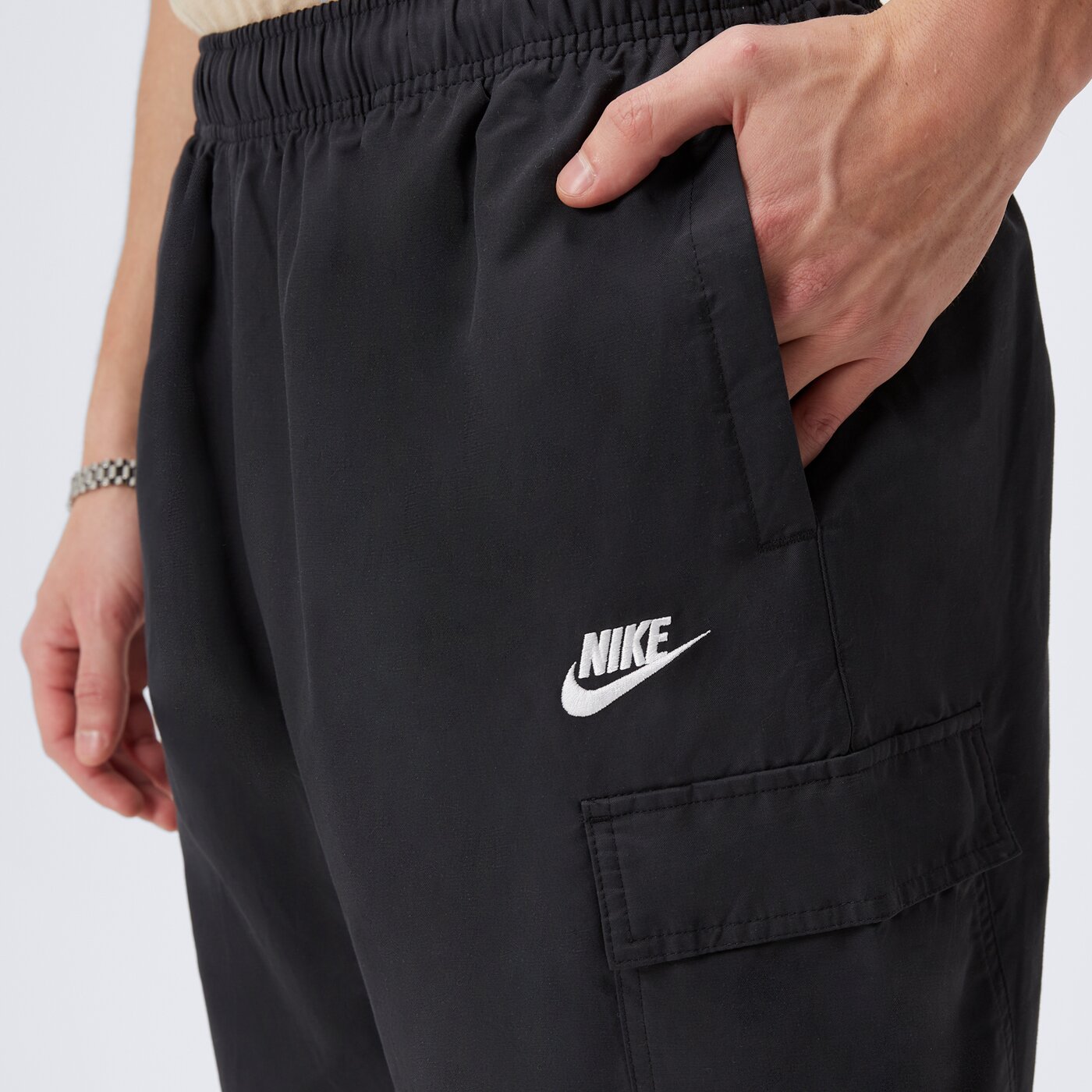 Spodnie dresowe męskie NIKE PLAYERS TRACK PANTS  dx2033-010 kolor czarny