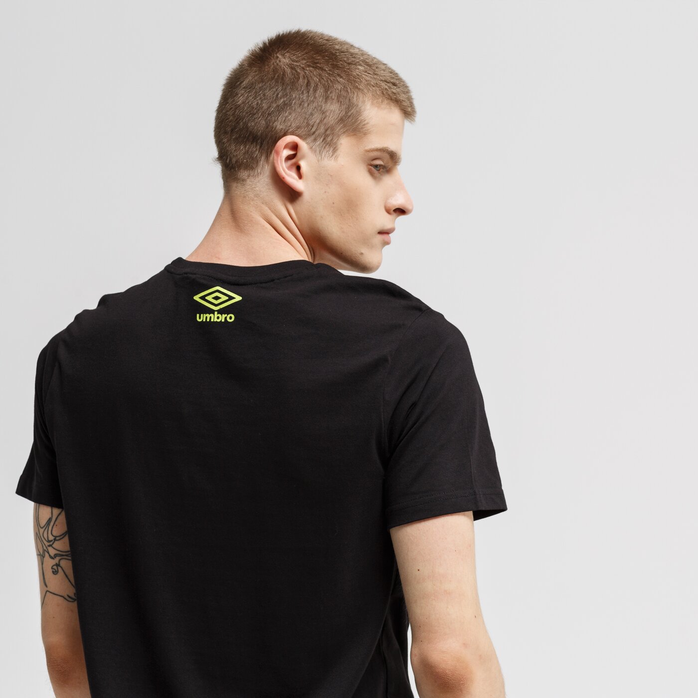 Koszulka męska UMBRO T-SHIRT WINSTON ul39tsm03001 kolor czarny