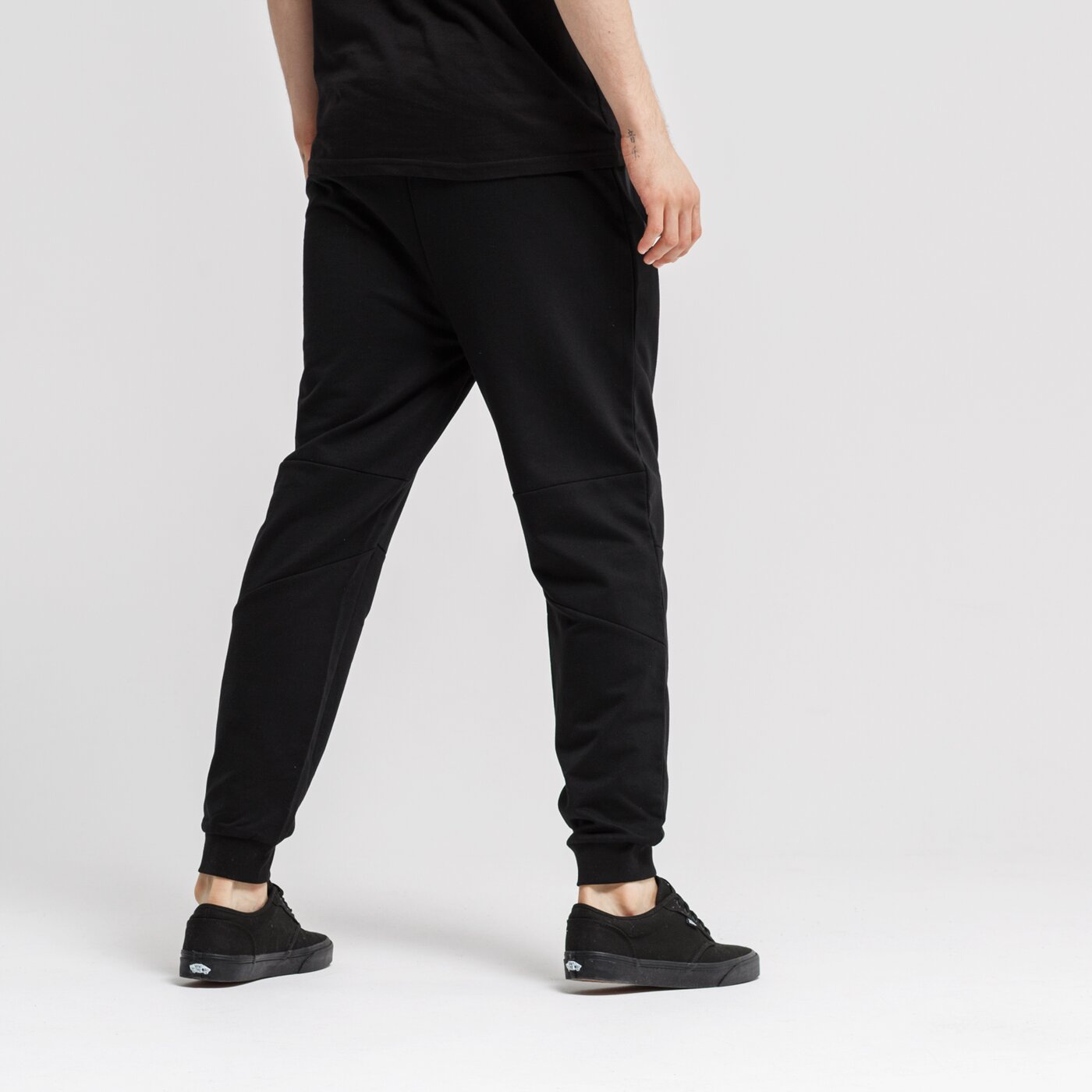 Spodnie dresowe męskie UMBRO SPODNIE LENTUA ul39spm17001 kolor czarny