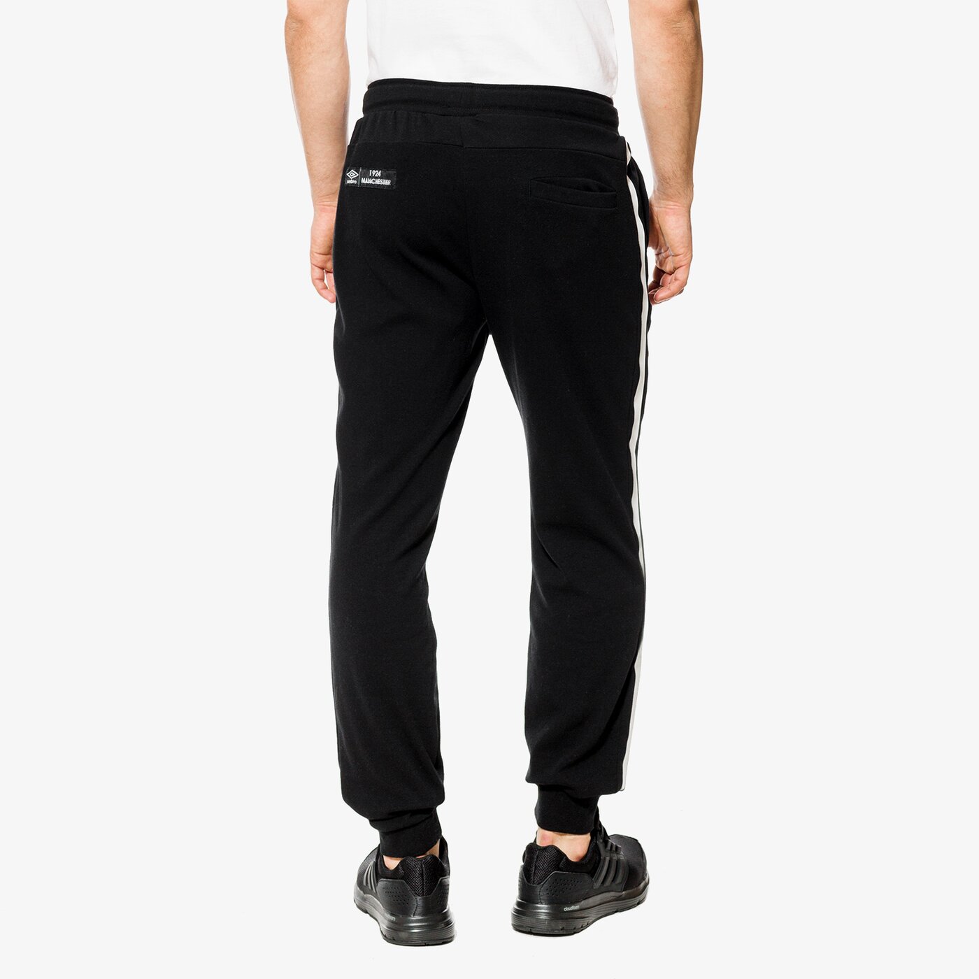 Spodnie dresowe męskie UMBRO SPODNIE SPRUCE ul18spm04001 kolor czarny