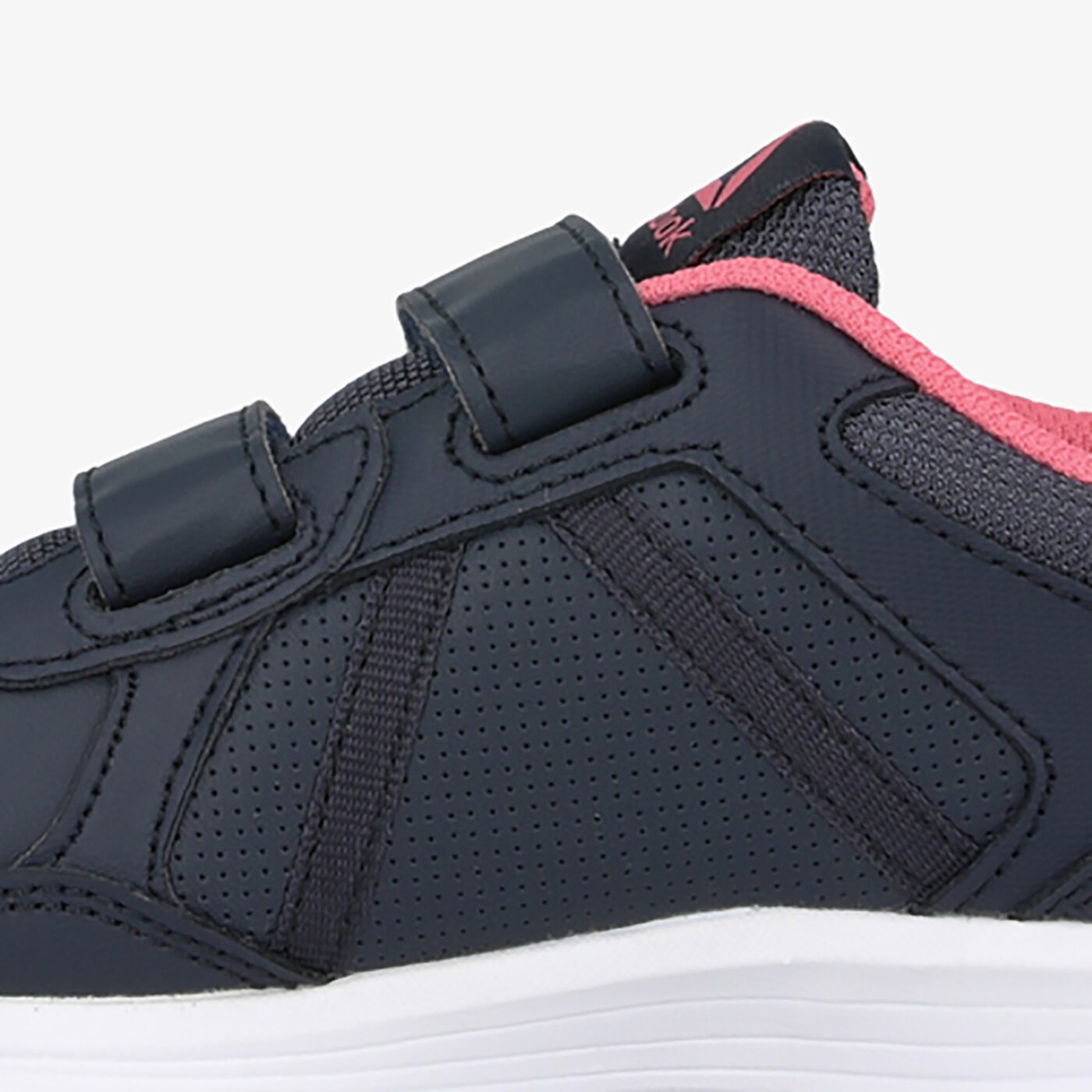 Buty treningowe dla dzieci REEBOK ALMOTIO 4.0 LTR 2V dv8722 kolor granatowy