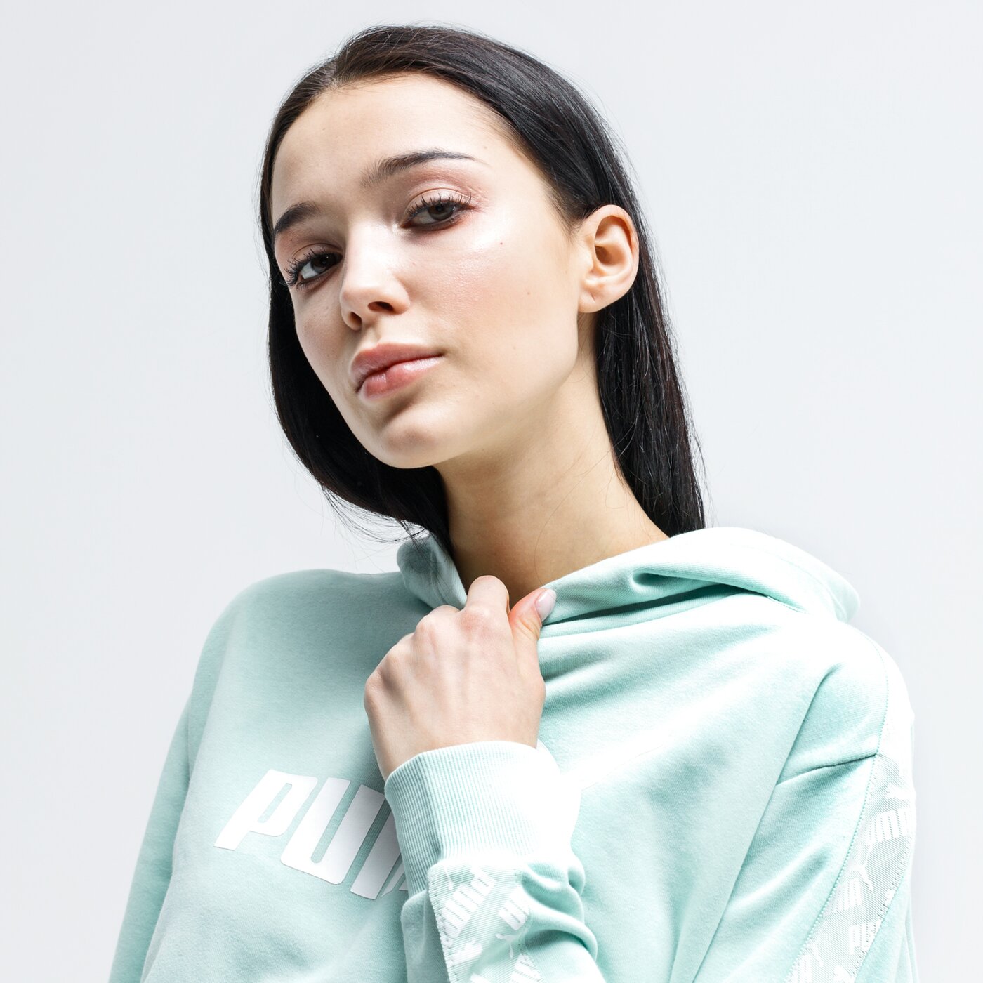 Bluza damska PUMA BLUZA Z KAPTUREM AMPLIFIED CROPPED TR 581717 32 kolor niebieski