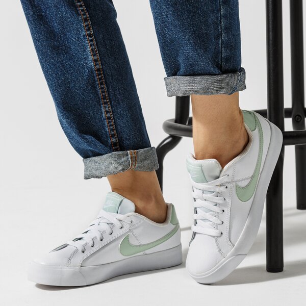 Buty sportowe damskie NIKE COURT ROYALE AC ao2810-111 kolor biały