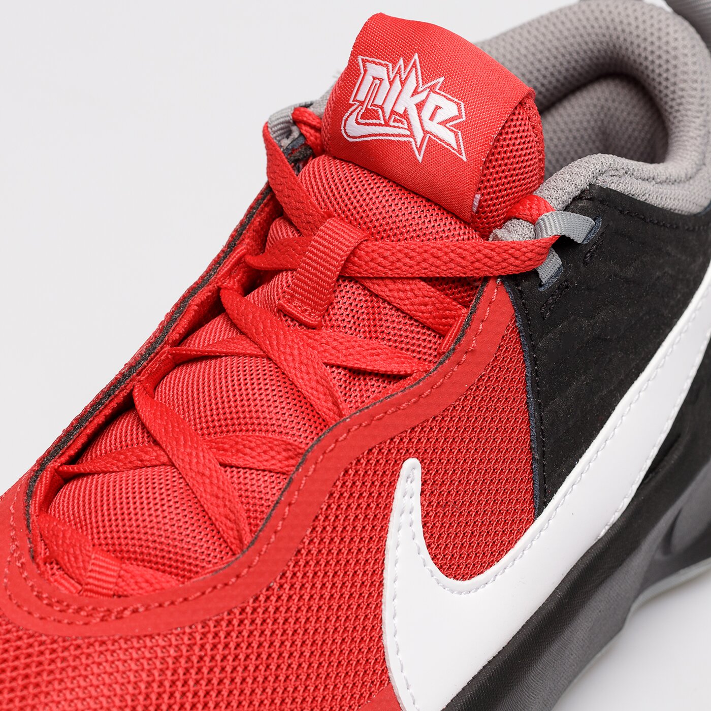 Buty dziecięce do koszykówki NIKE TEAM HUSTLE D 10 cw6735-607 kolor czarny