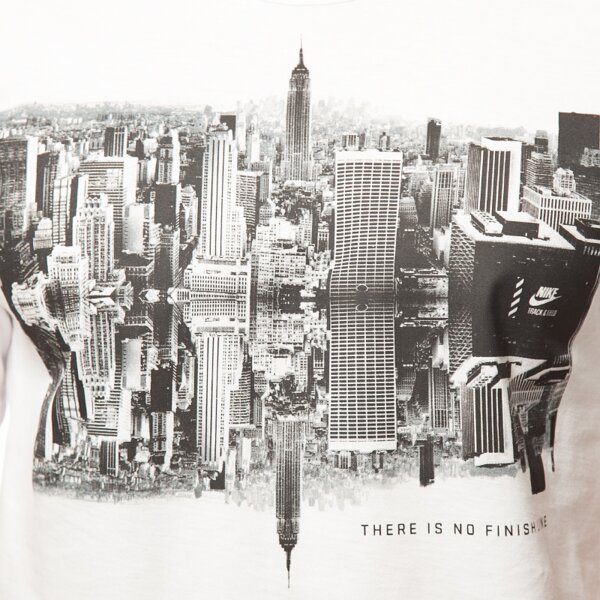 Koszulka męska NIKE T-SHIRT TEE-RU CITY 685567100 kolor biały