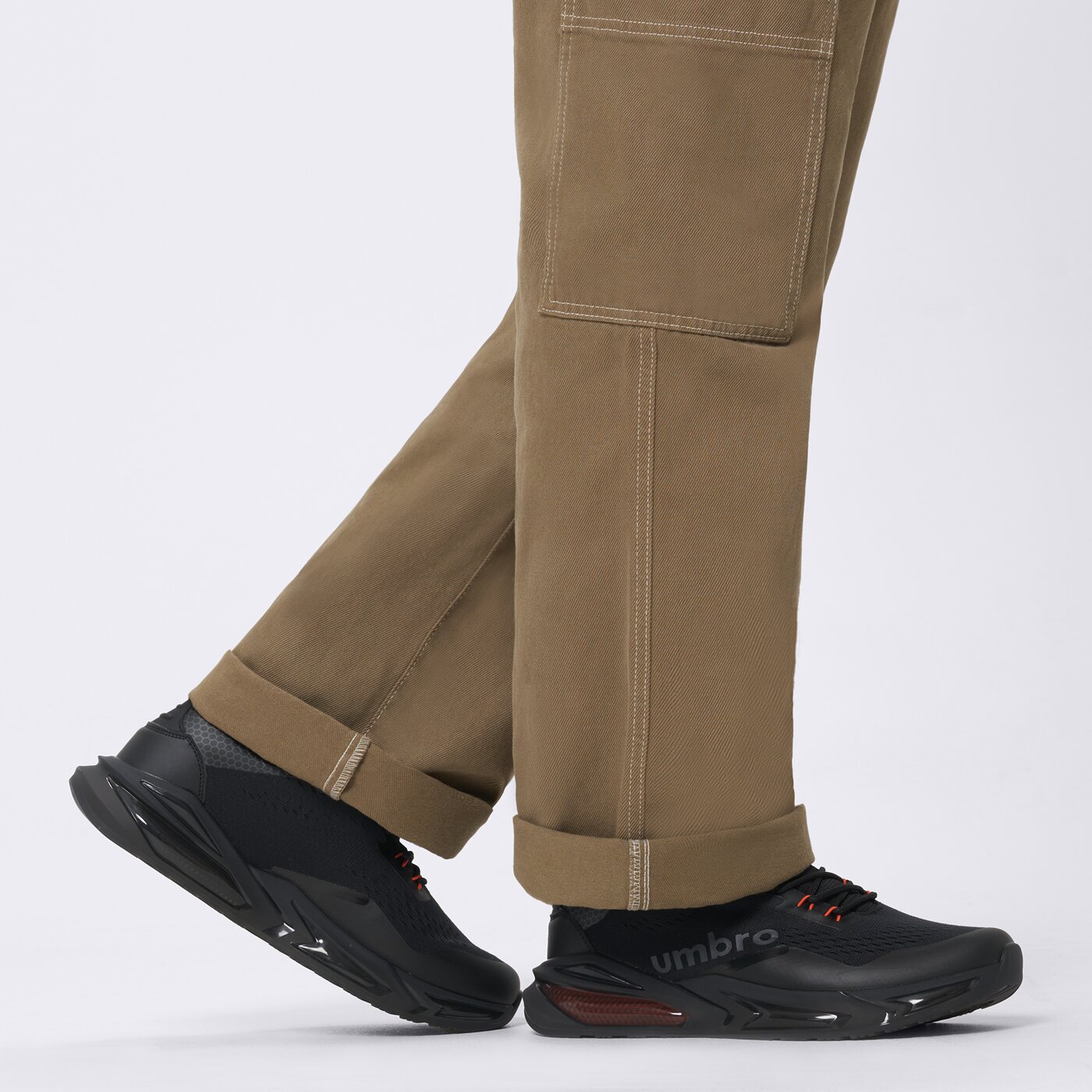 Buty treningowe męskie UMBRO ALPHA GT ummx125004 kolor czarny