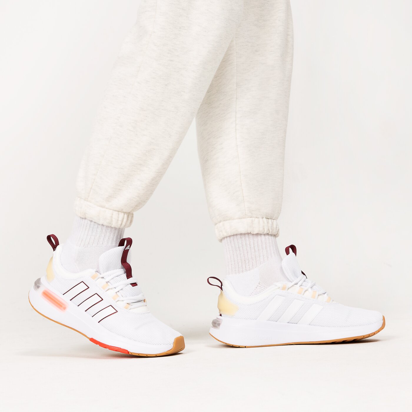 Buty sportowe damskie ADIDAS RACER TR23 ig7344 kolor biały