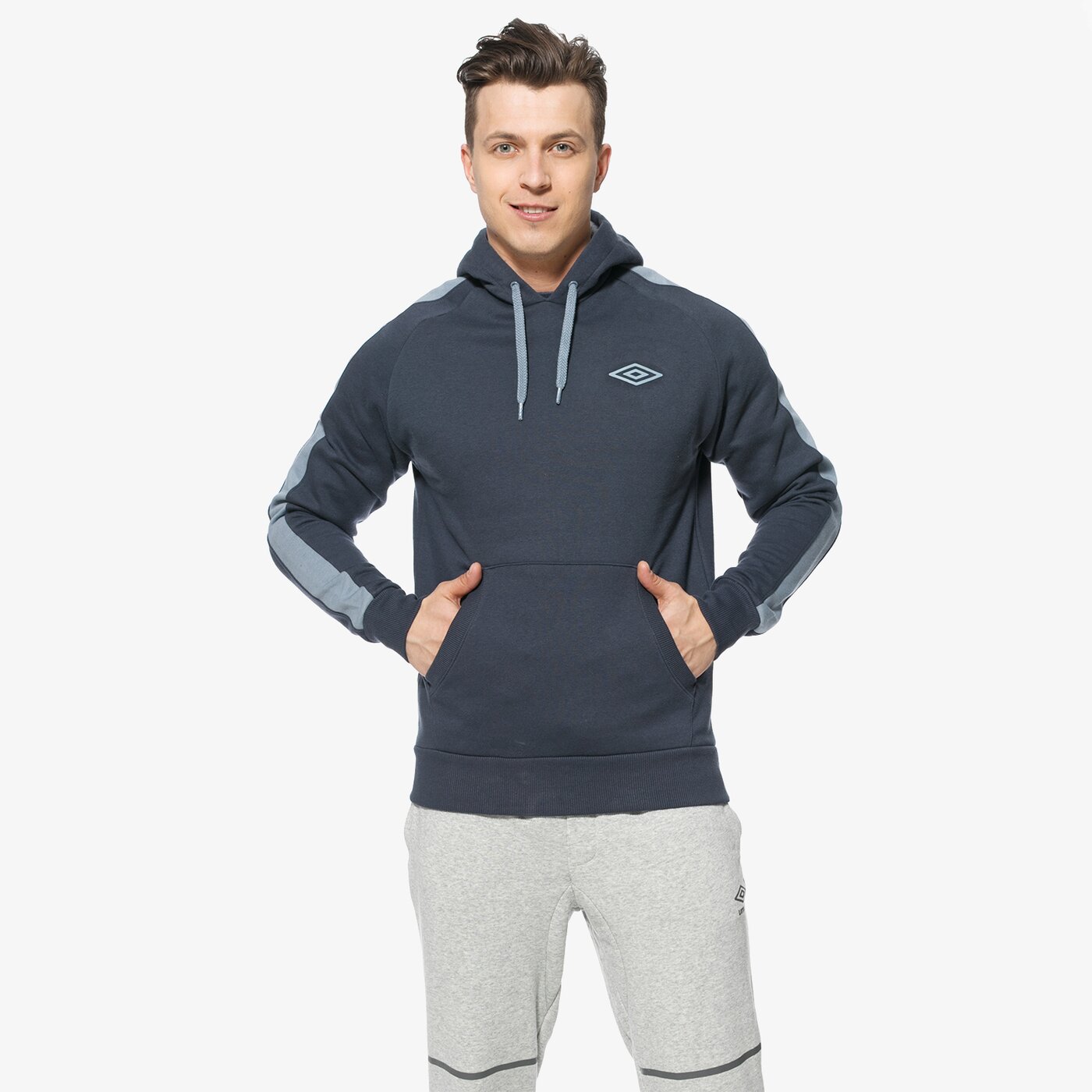 Bluza męska UMBRO BLUZA CONTRAST SLEEVE PANEL OH HOODED 65158ugkr kolor granatowy