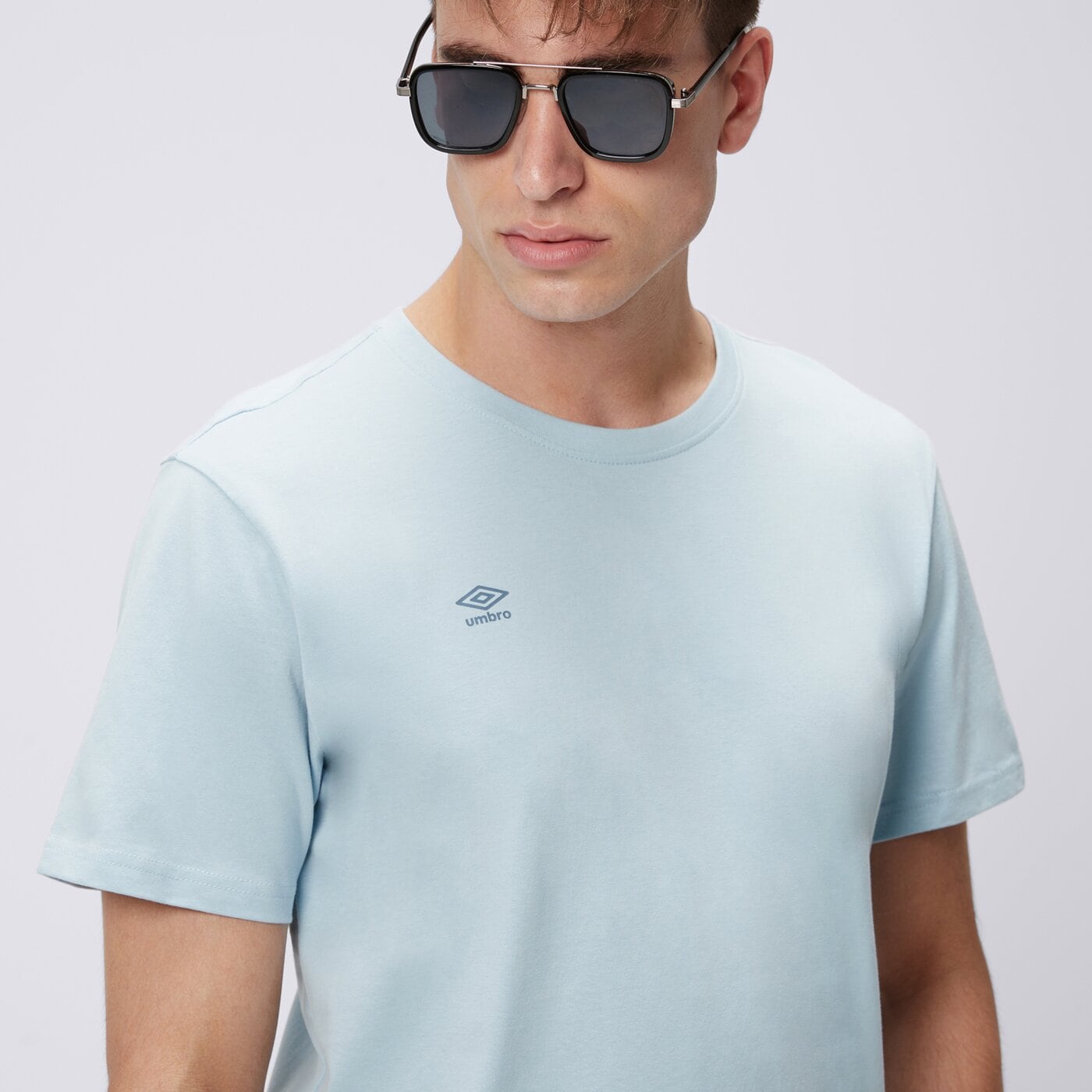 Koszulka męska UMBRO T-SHIRT ESS BACK GRAPHICS ul125tsm02001 kolor niebieski