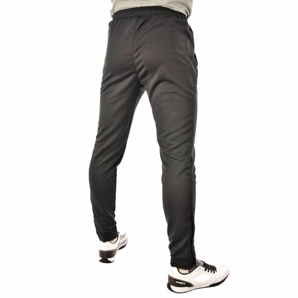 Spodnie dresowe męskie UMBRO SPODNIE TAPERED KNITTED TRAINING PANT 61366u090 kolor czarny