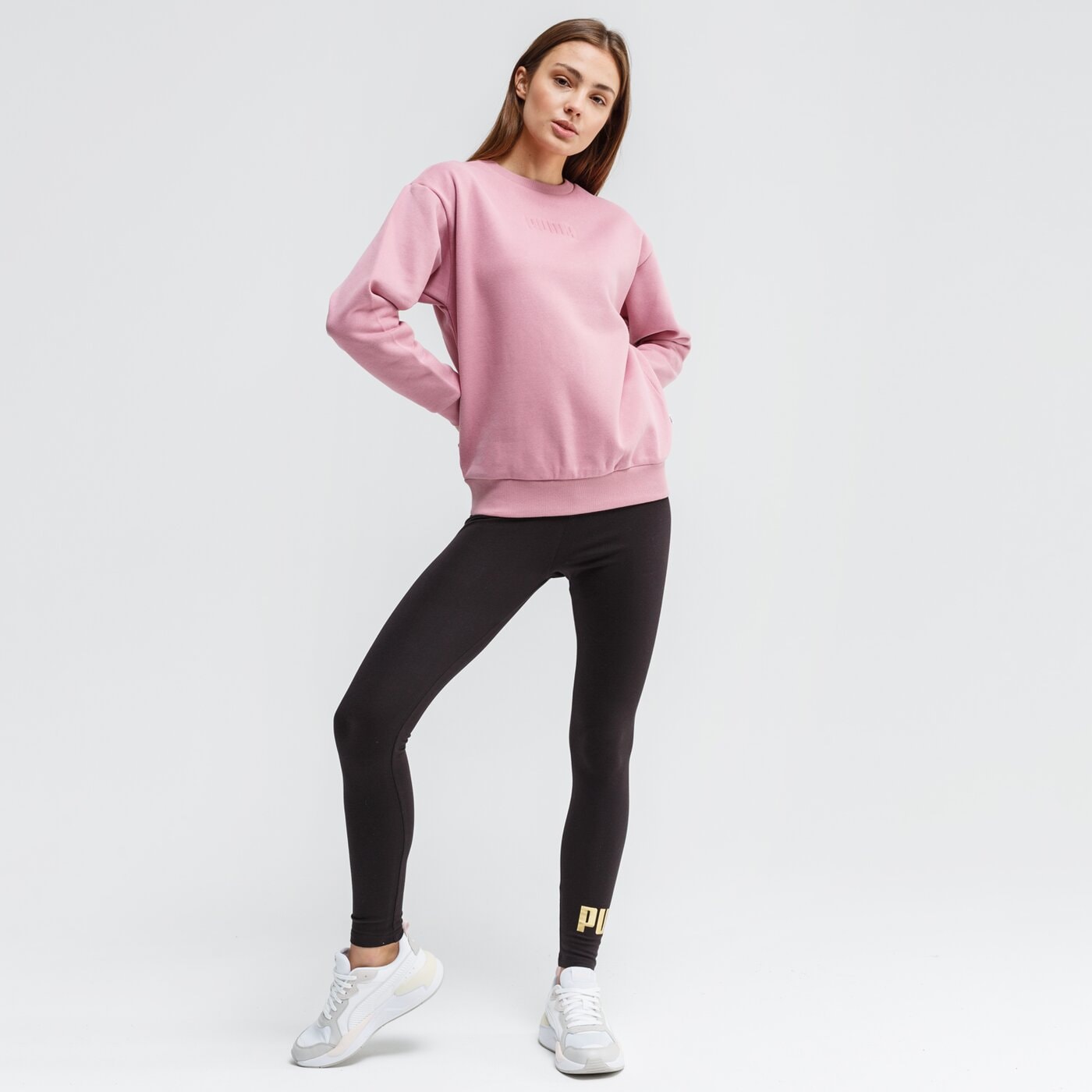 Spodnie dresowe damskie PUMA LEGGINGS ESS LOGO 853462 91 kolor czarny