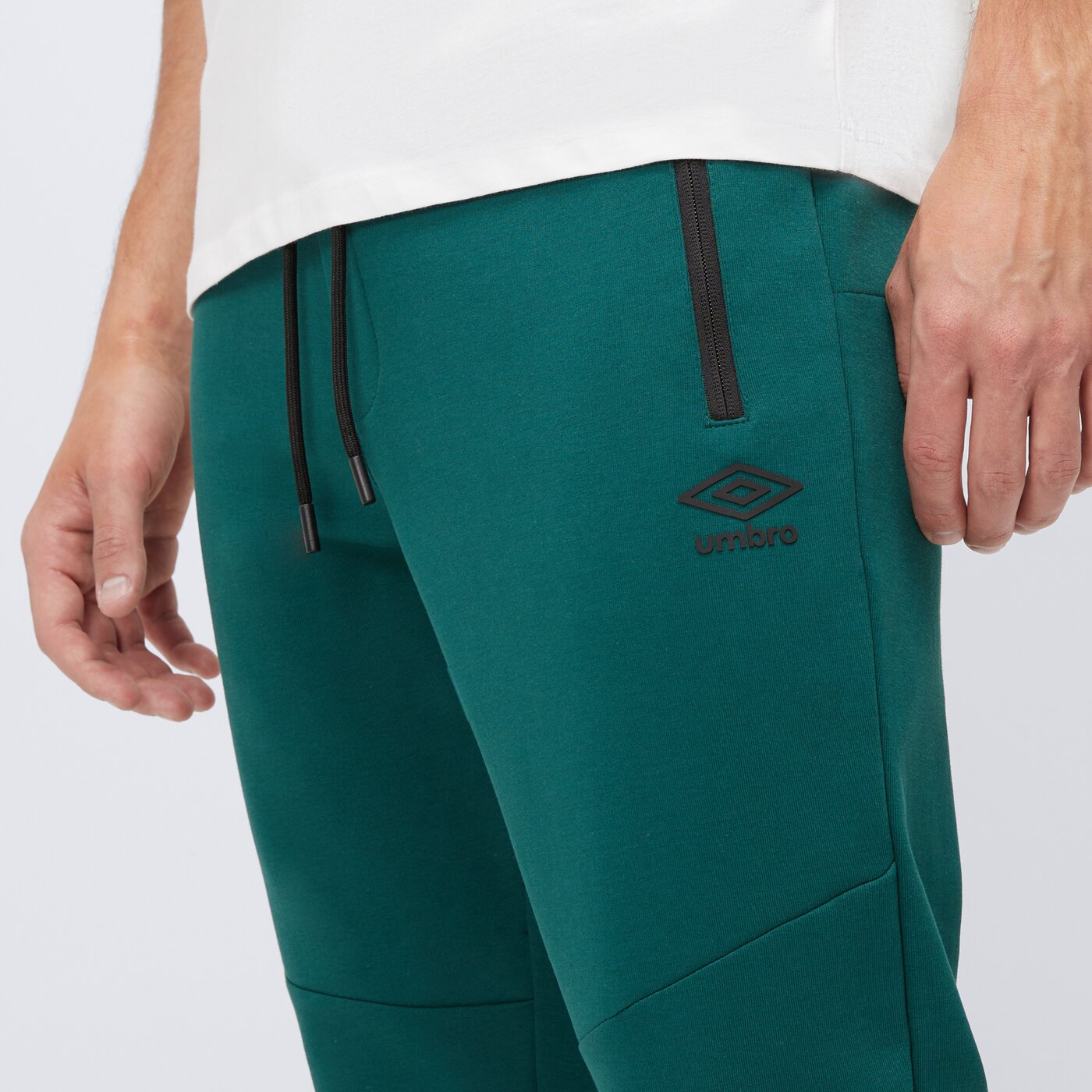 Spodnie dresowe męskie UMBRO SPODNIE ANDY ul125spm38002 kolor zielony