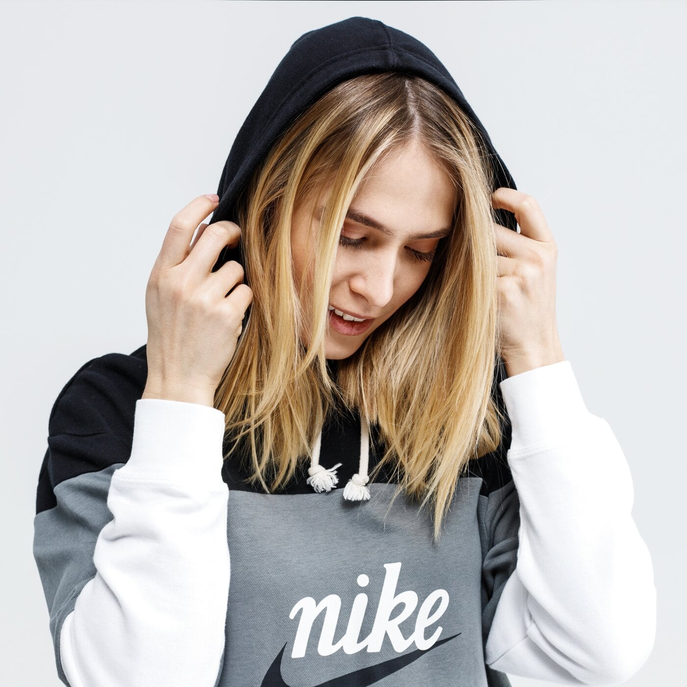 Sukienka damska NIKE SUKIENKA W NSW VRSTY FT cj3926-010 kolor multicolor