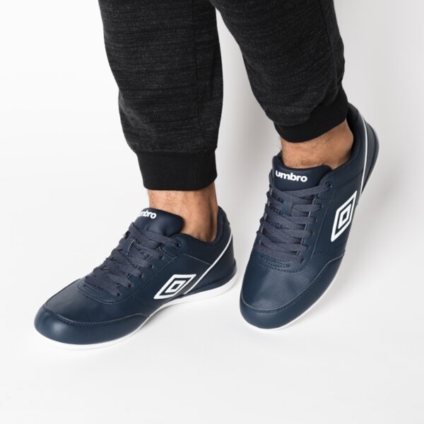 Buty sportowe męskie UMBRO MEDLOCK 40218un84 kolor granatowy