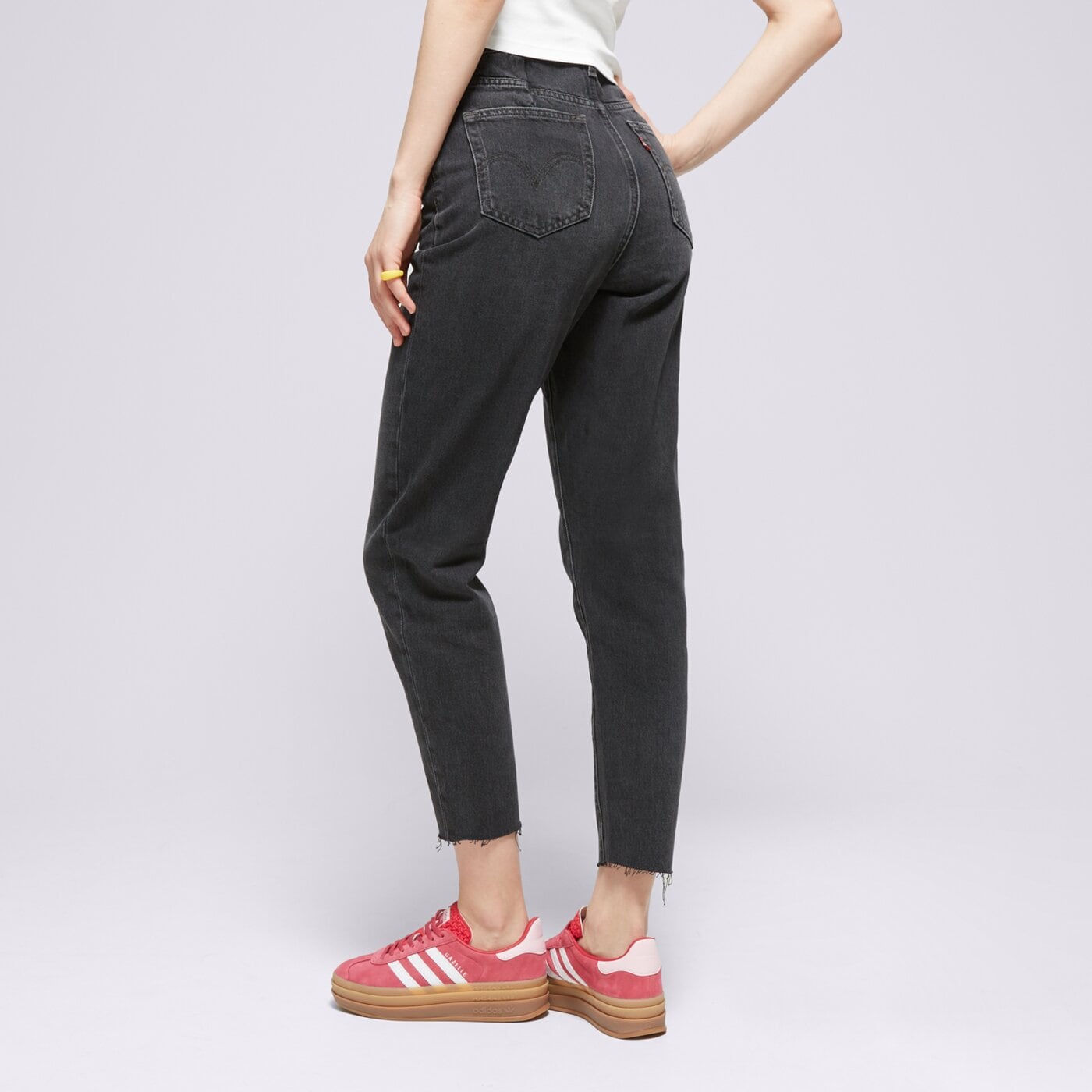 LEVI'S SPODNIE HW MOM JEAN ALTERED BLACKS a7466-0000 kolor szary