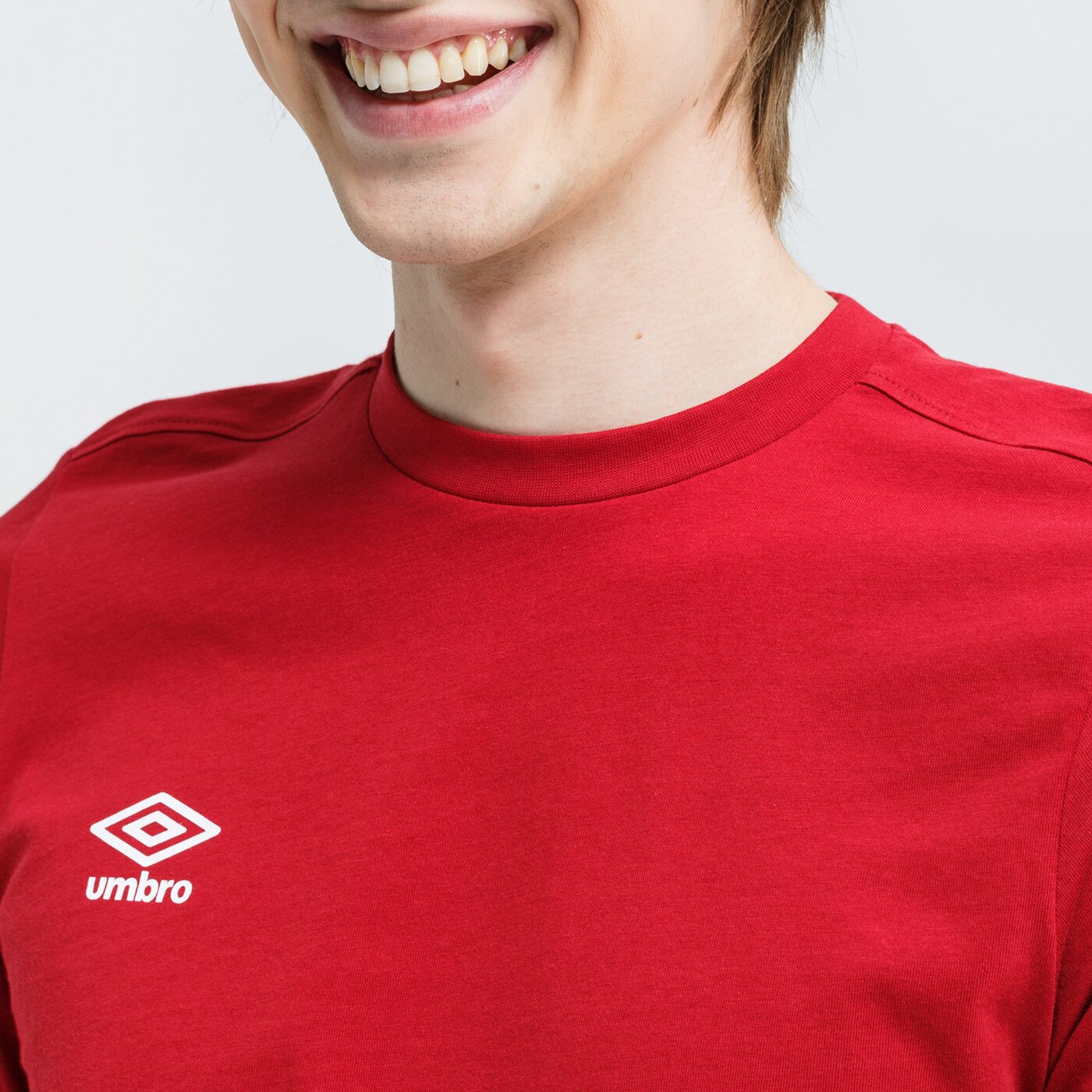Koszulka męska UMBRO T-SHIRT FW SMALL LOGO COTTON 65353u-3f5 kolor czerwony