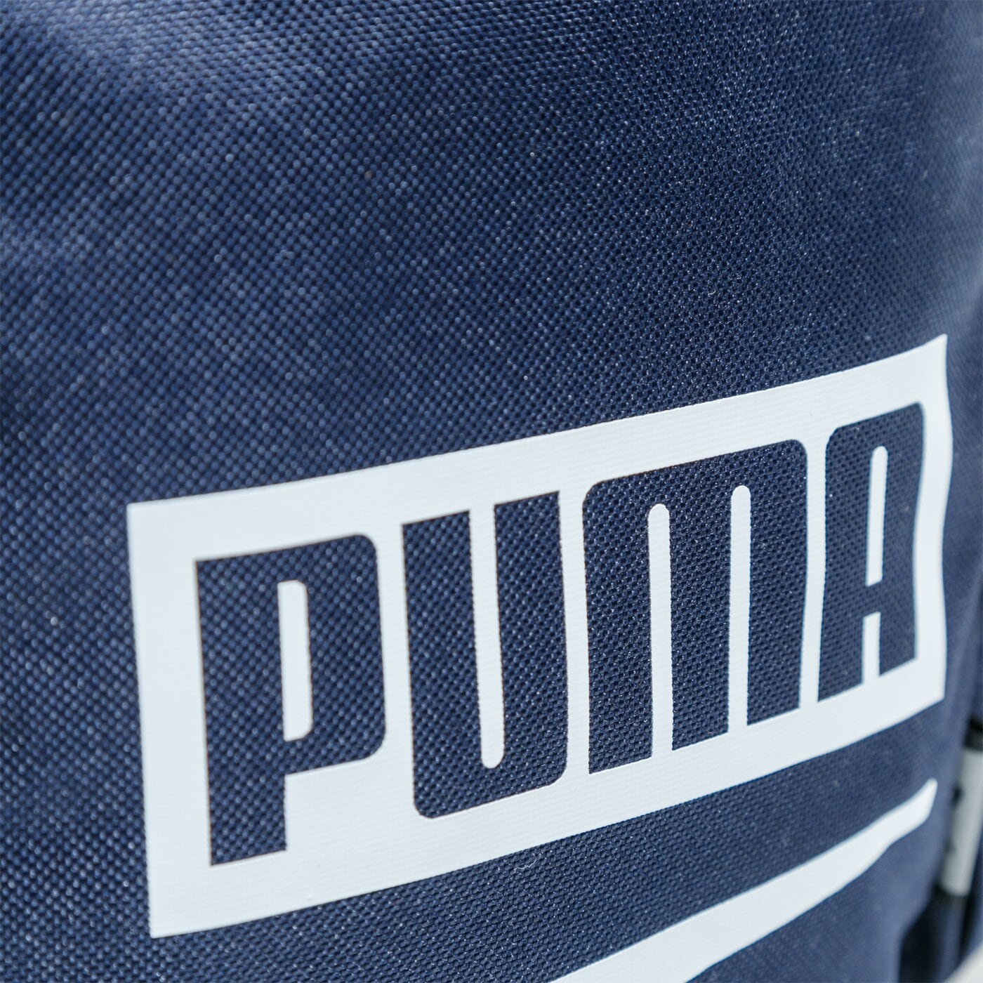 Torba sportowa damska PUMA TOREBKA PLUS PORTABLE II 7606115 kolor granatowy