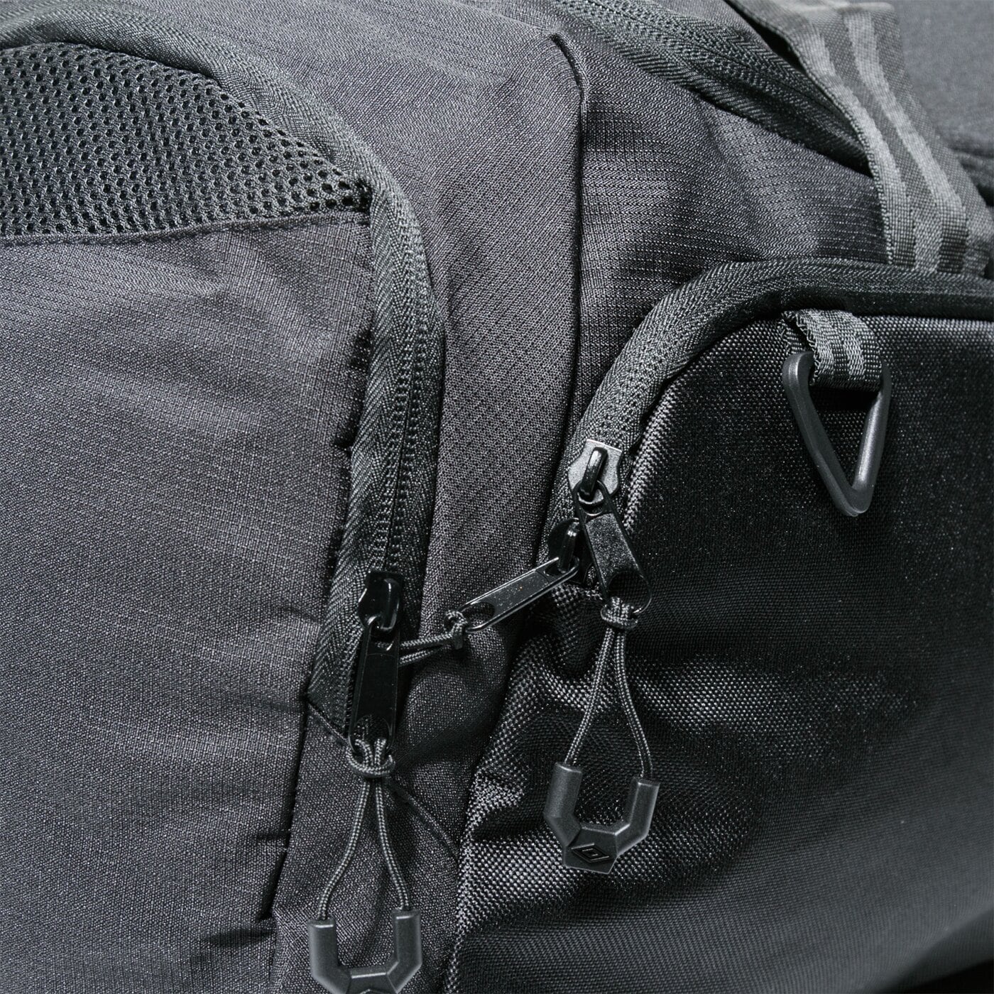 Torba sportowa damska UMBRO TORBA CHESTER ul320tom41001 kolor czarny