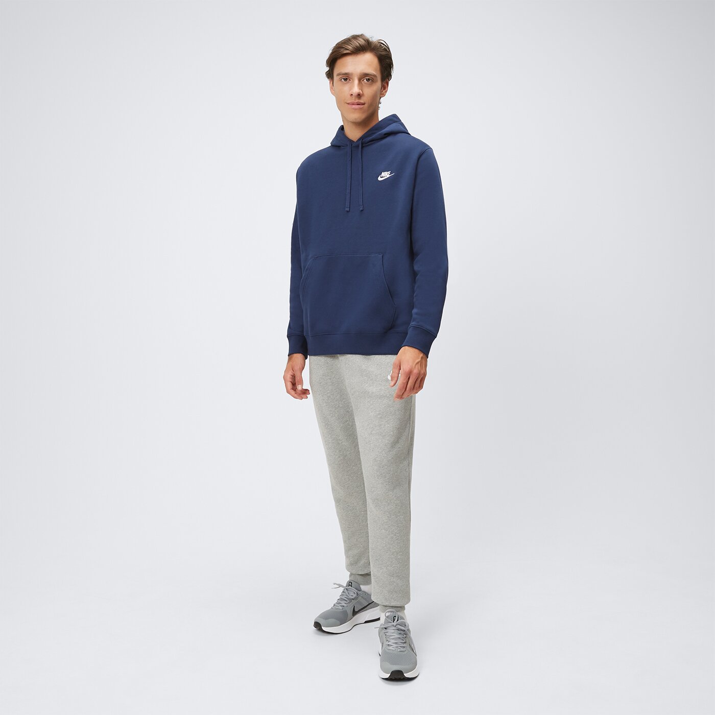 Bluza męska NIKE BLUZA Z KAPTUREM SPORTSWEAR CLUB FLEECE bv2654-410 kolor granatowy