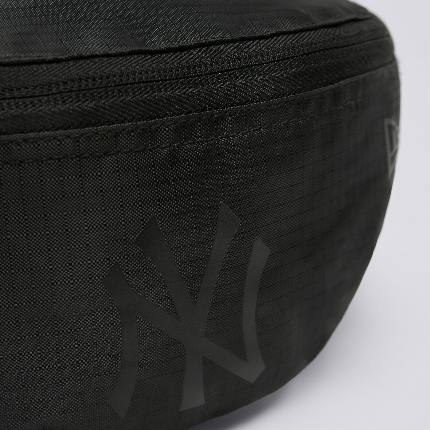 Nerka (saszetka na pas) damska sportowa NEW ERA TORBA MLB MINI WAIST BAG NYY BOB NEW YORK YANKEES BL 60137398 kolor czarny