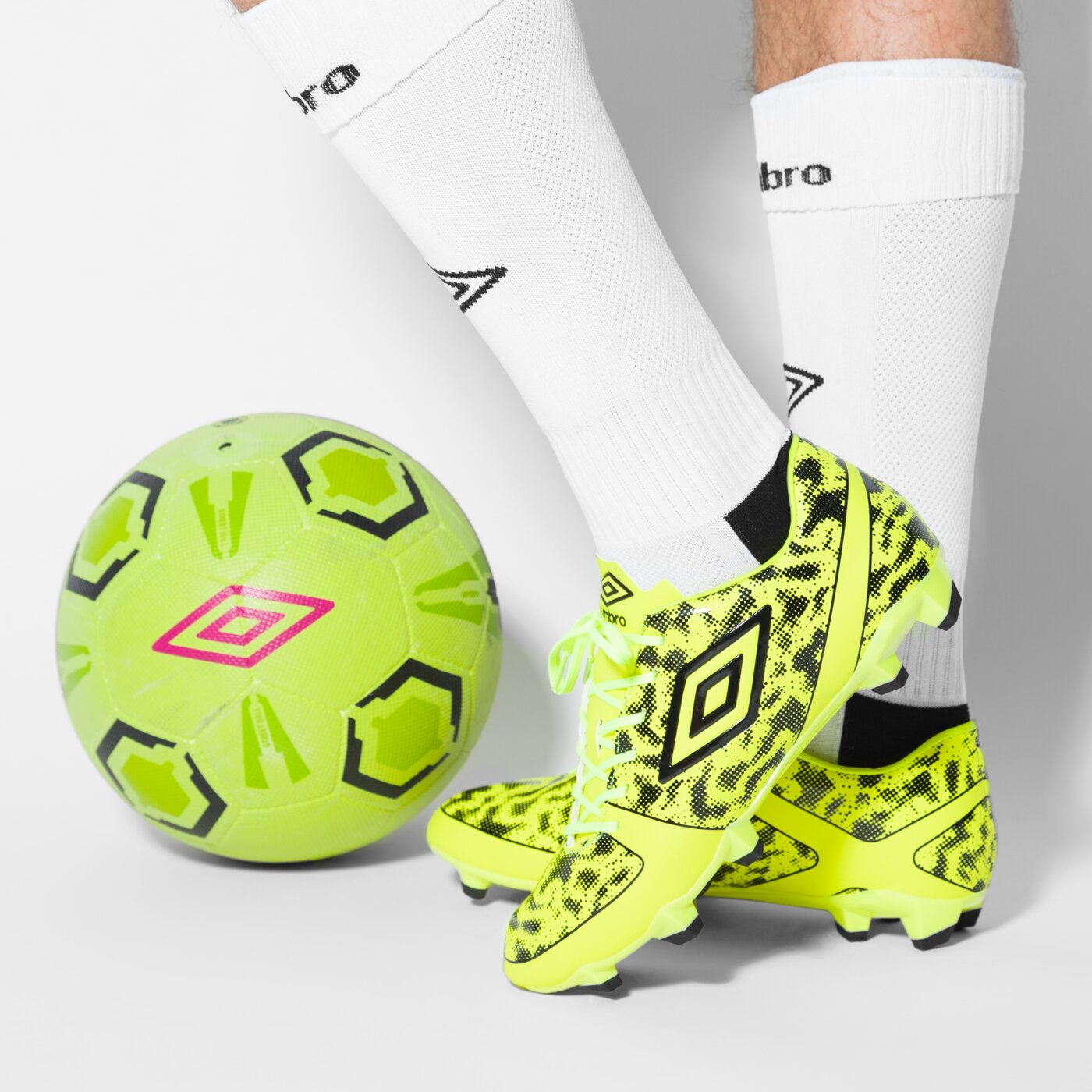 Buty piłkarskie męskie UMBRO EXTREMIS V HG 81258udkn kolor żółty