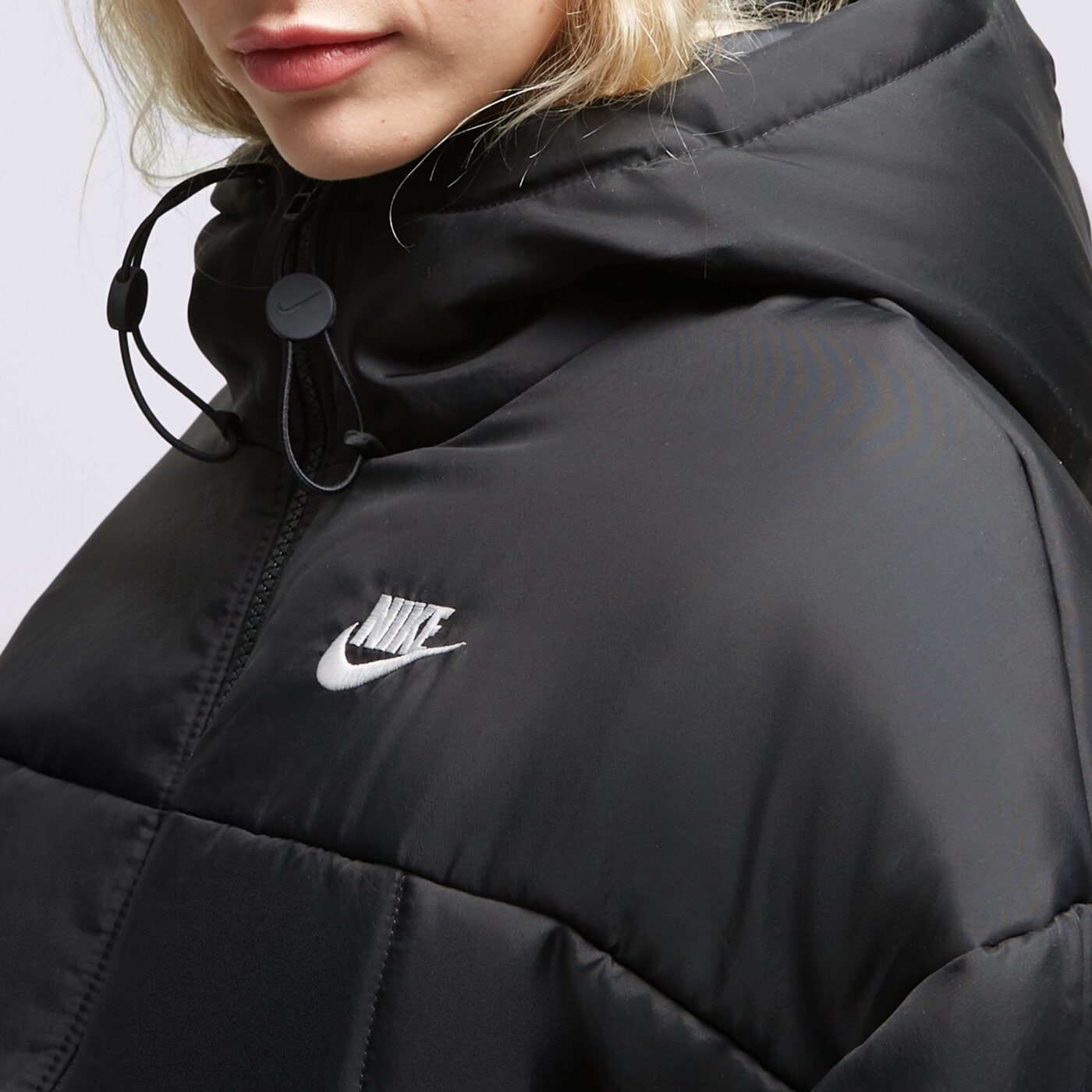 Kurtka zimowa damska NIKE KURTKA ZIMOWA NSW THERMA-FIT fb7672-010 kolor czarny