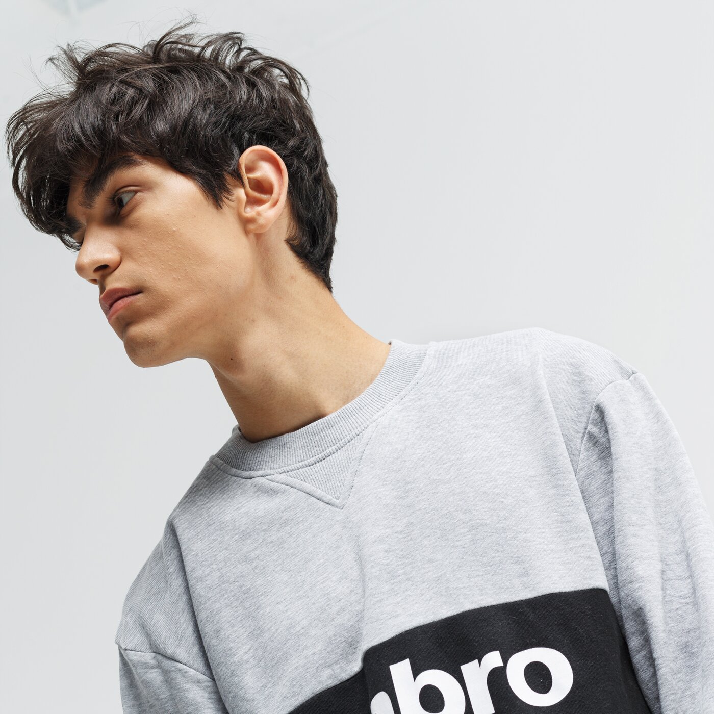 Bluza męska UMBRO BLUZA BRANDED PANELLED 65511u-b43 kolor szary