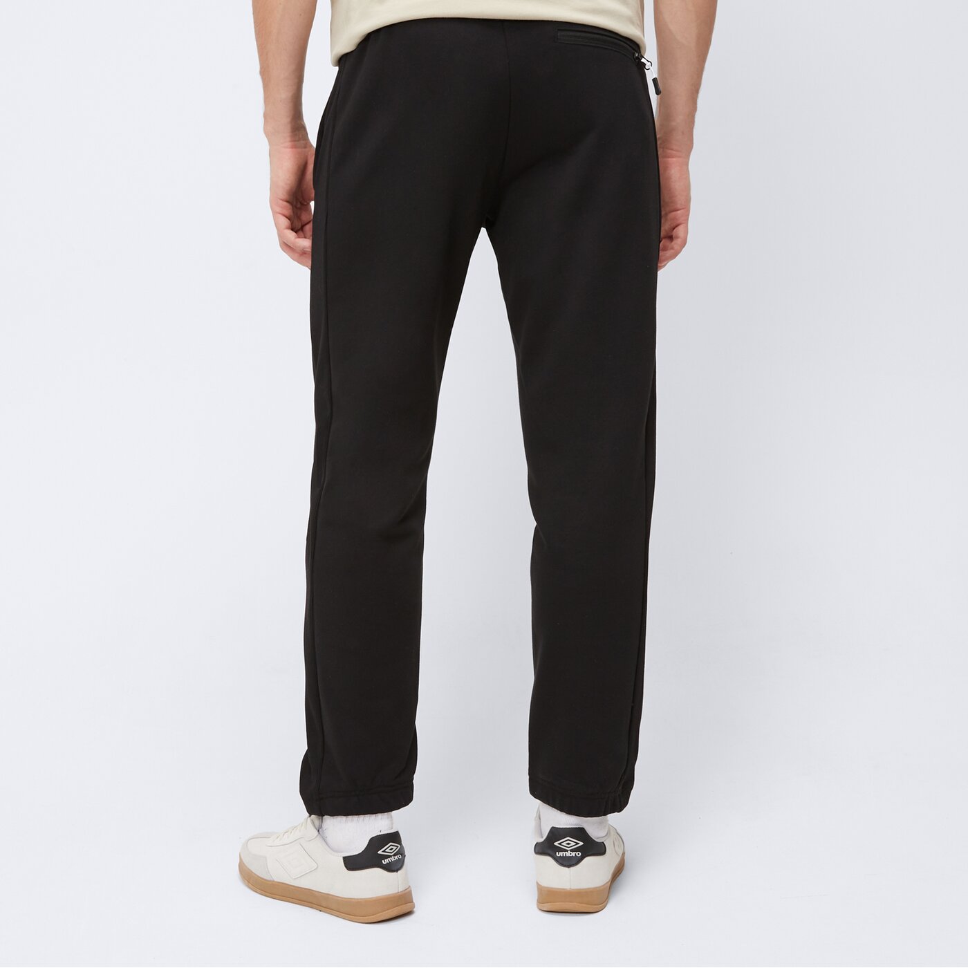Spodnie dresowe męskie UMBRO SPODNIE FOOTBALL CLUB ul125spm03002 kolor czarny