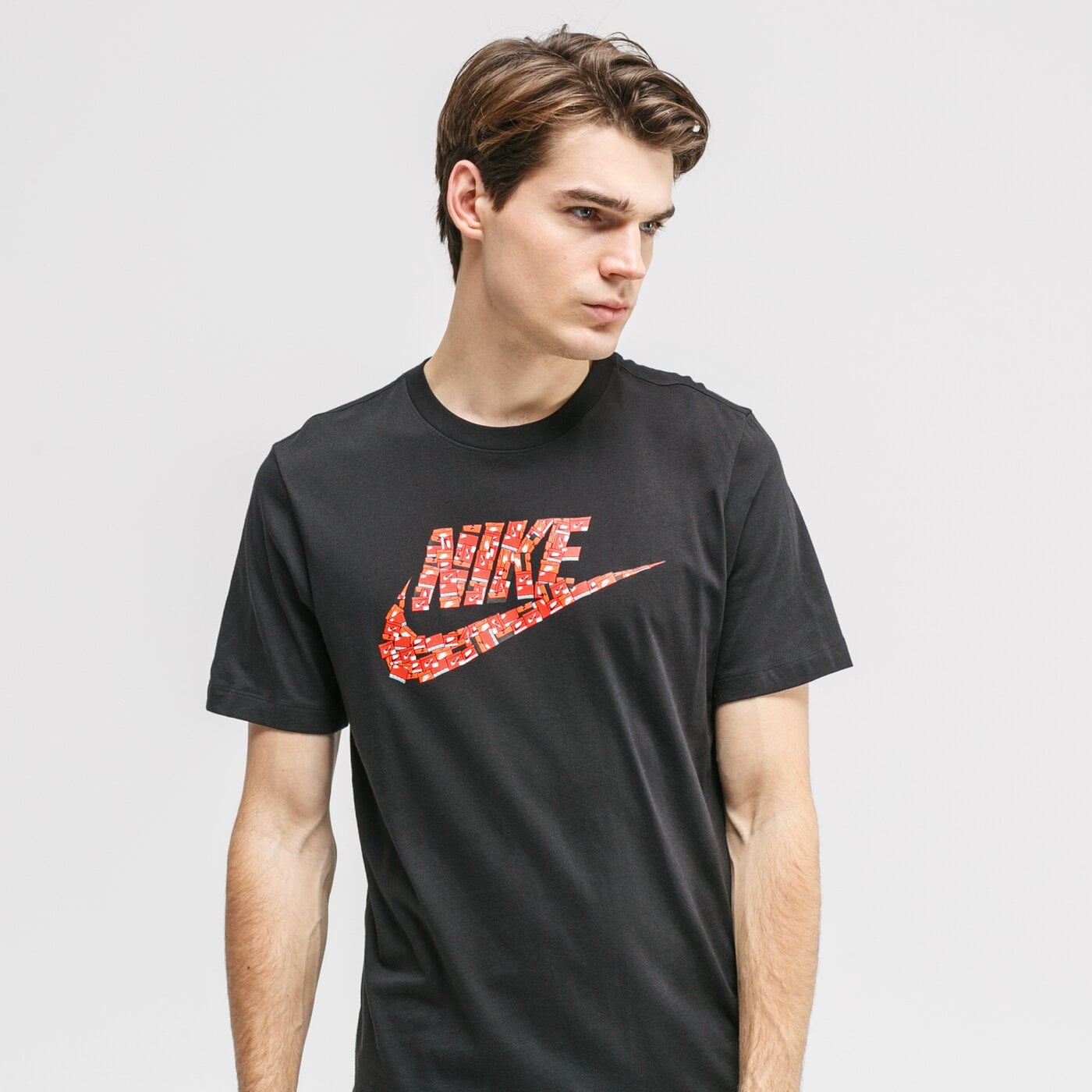 Koszulka męska NIKE T-SHIRT NSW SS FUTURA SHOEBOX cw0432-010 kolor czarny