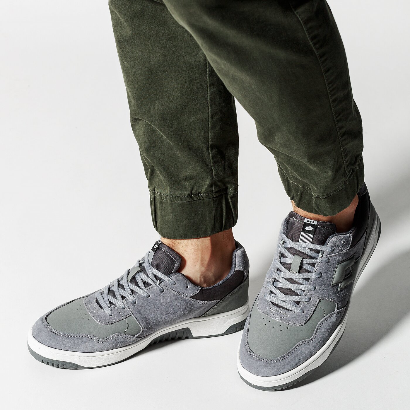 Buty sportowe męskie LOTTO TRACER NU t6499 kolor szary