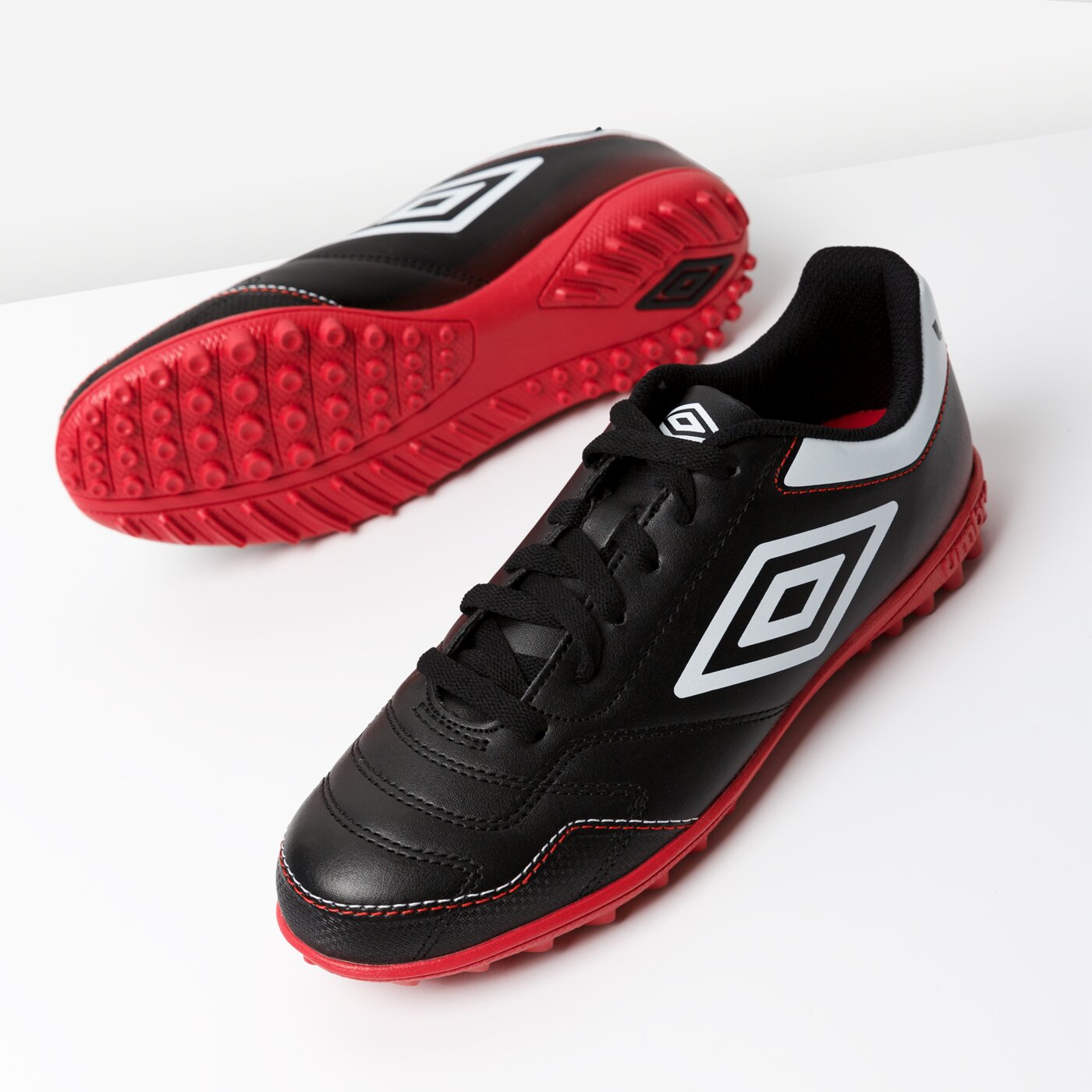 Buty piłkarskie dla dzieci UMBRO CLASSICO VI TF - JNR 81339ua66 kolor czarny
