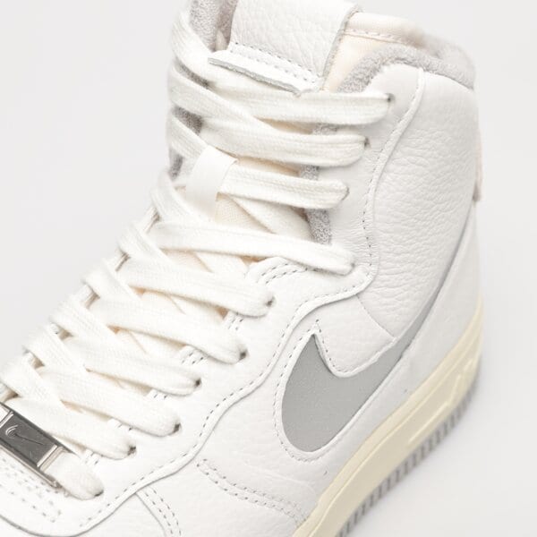 Buty sportowe damskie NIKE W AF1 SCULPT dc3590-101 kolor biały