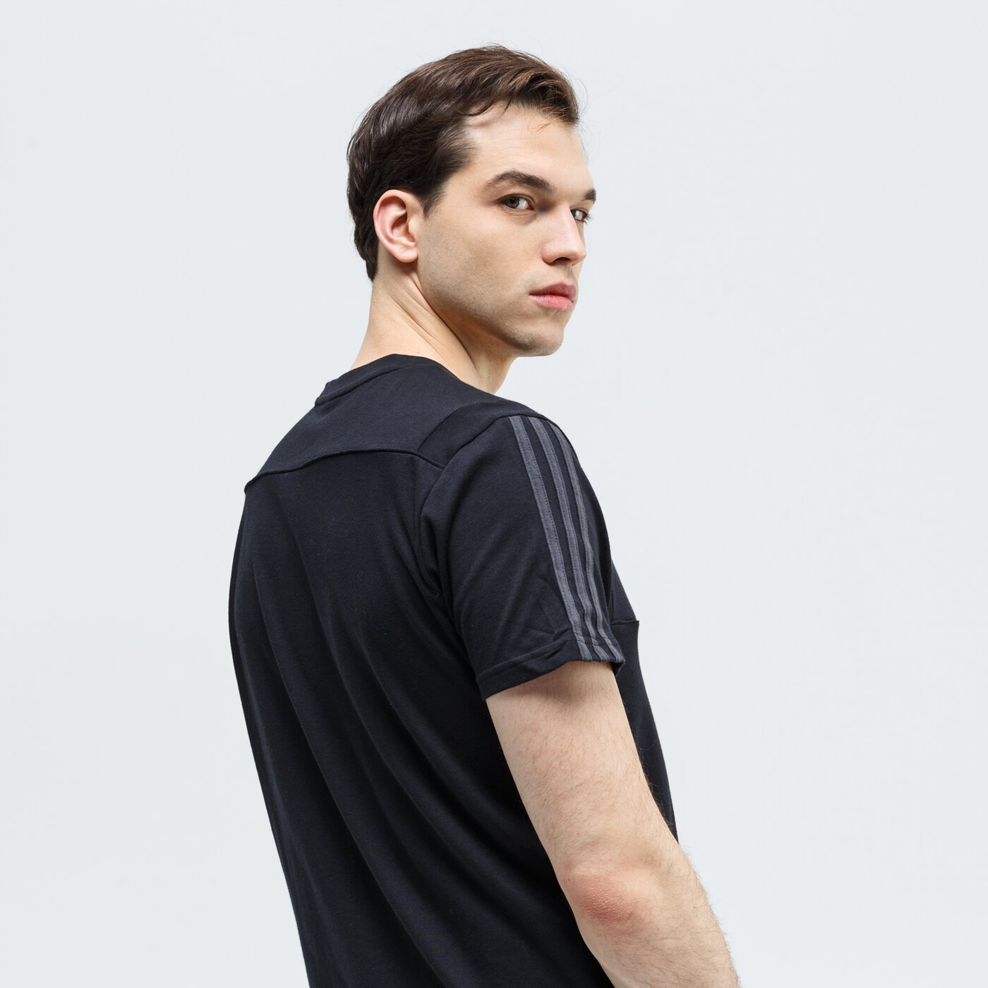 Koszulka męska ADIDAS T-SHIRT SS MUFC dx9022 kolor czarny