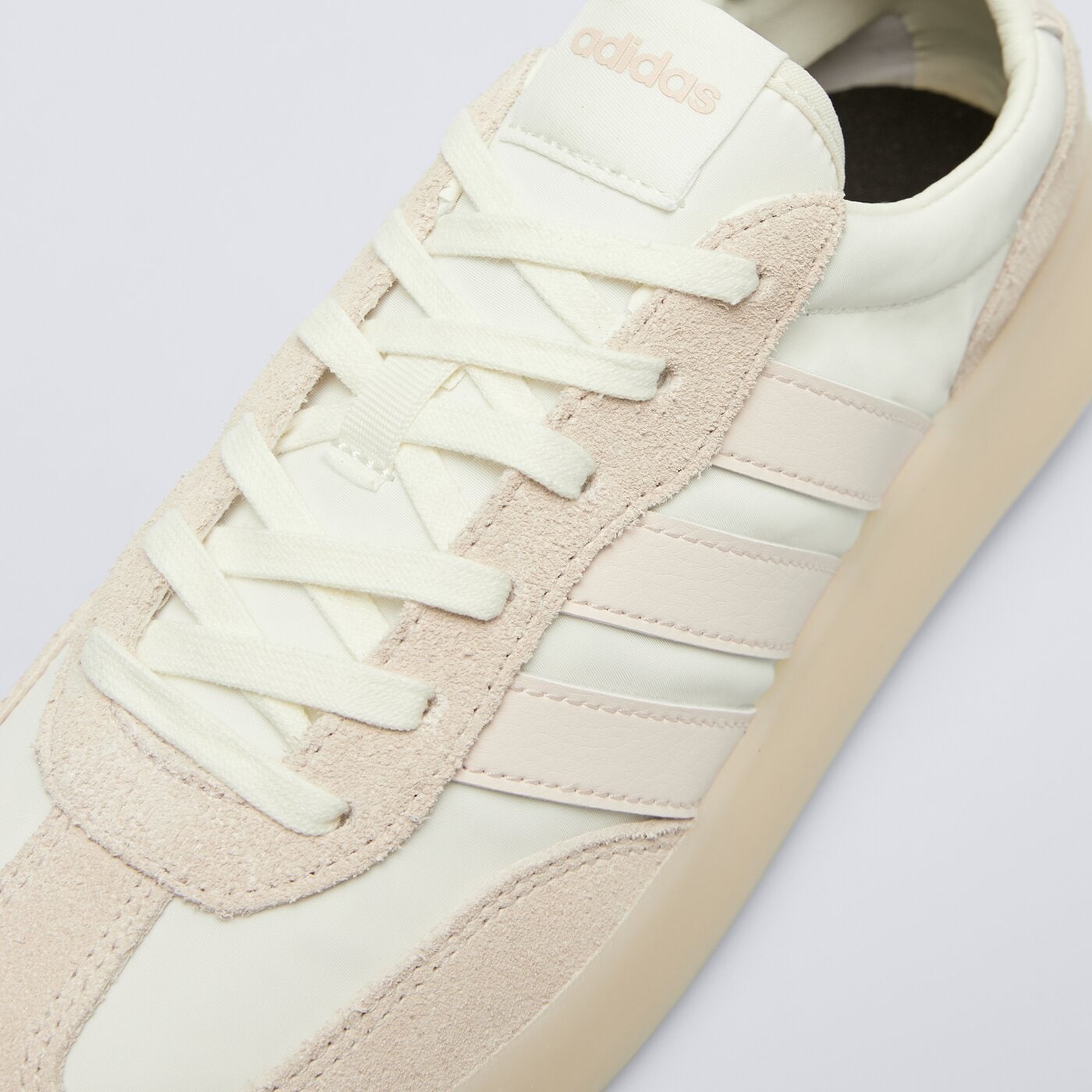 Buty sportowe damskie ADIDAS BARREDA DECODE ji2322 kolor różowy