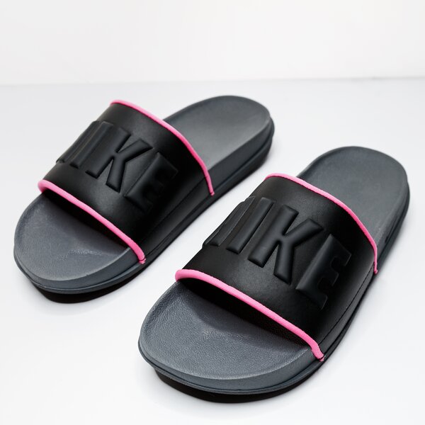 Klapki damskie NIKE OFFCOURT bq4632-004 kolor czarny