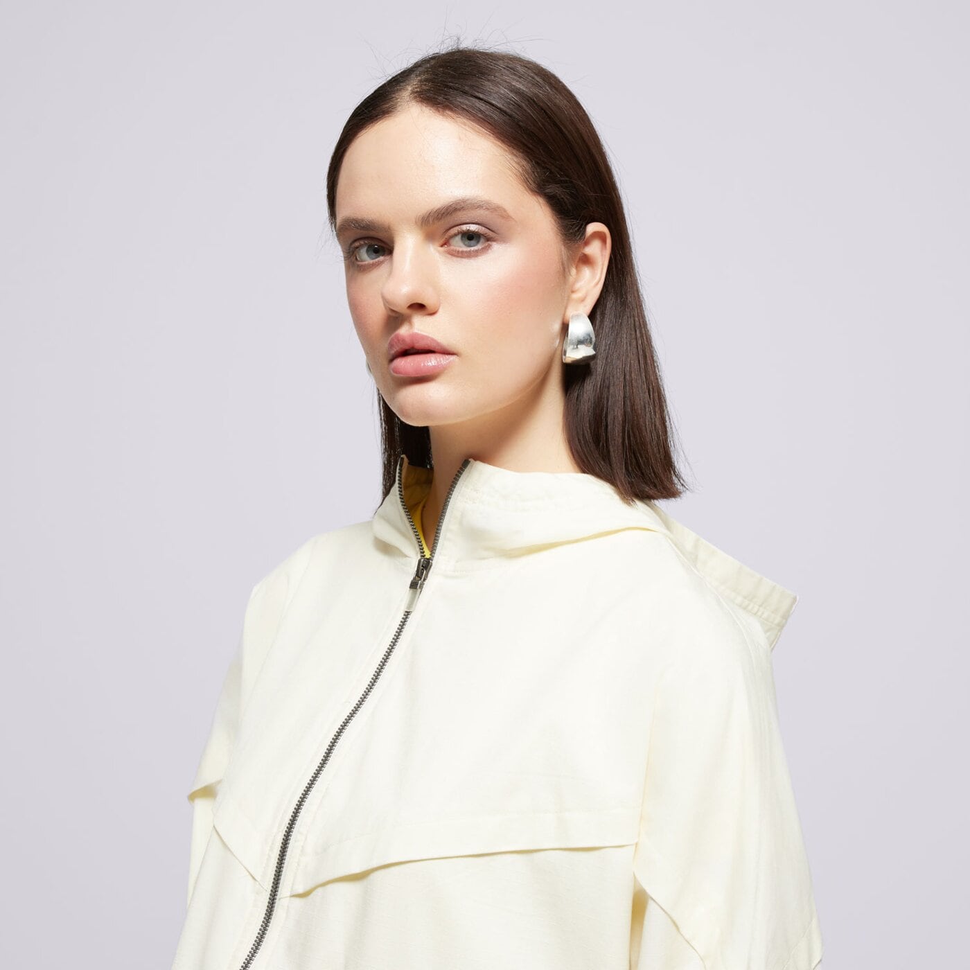 Kurtka przejściowa damska NIKE KURTKA W NSW ICN CLSH JKT WR CANVAS cz9328-113 kolor beżowy